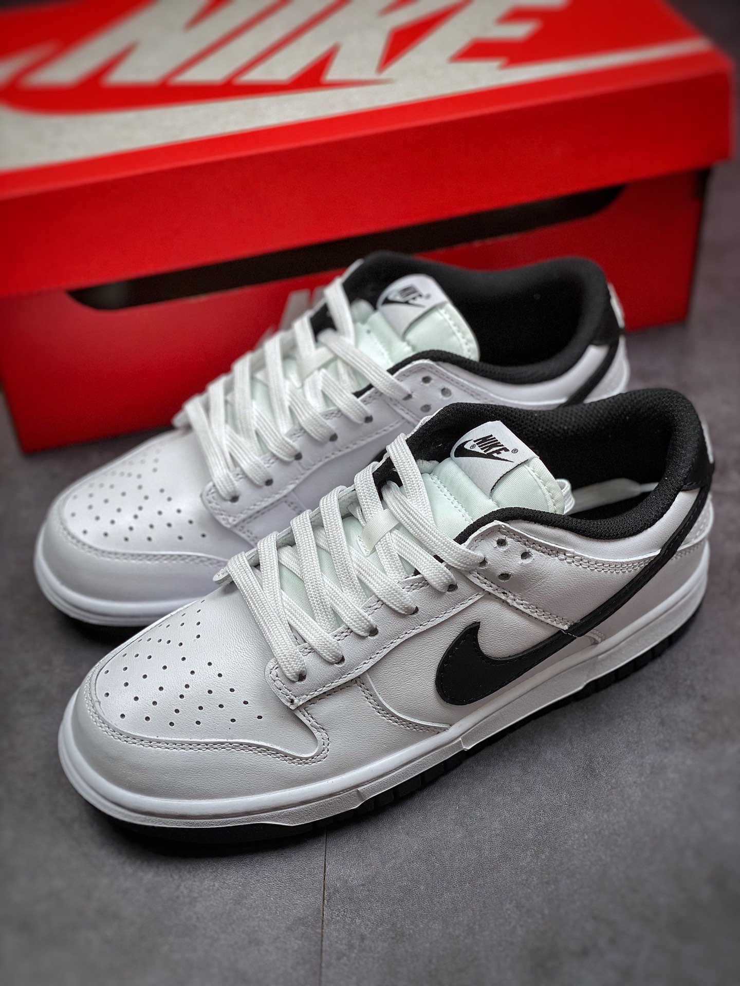 300 NIKE Dunk SB Low 黑白 大厂出品DD1503-113