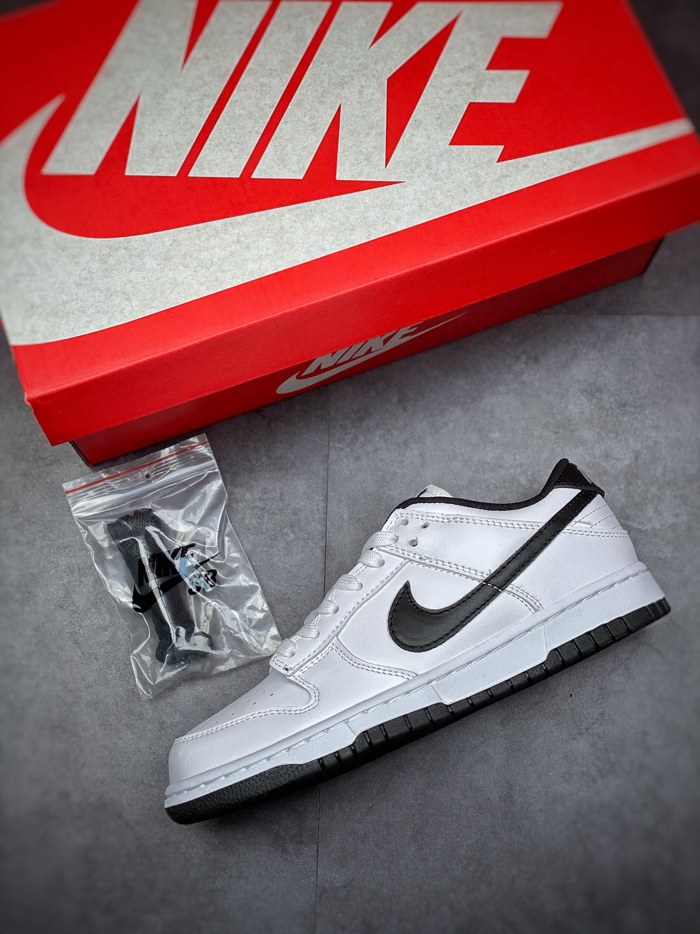 300 NIKE Dunk SB Low 黑白 大厂出品DD1503-113