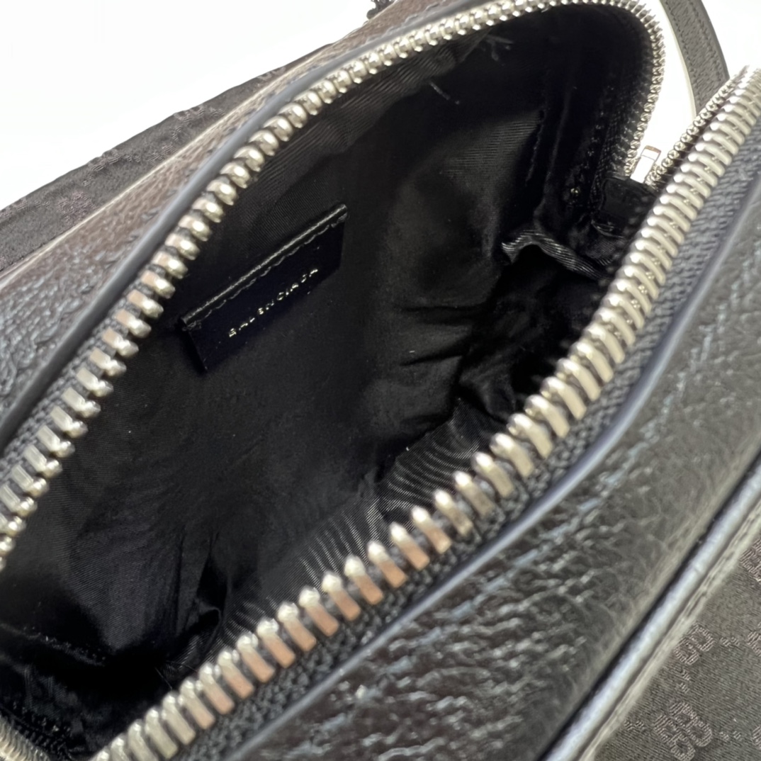 GUCCI古驰联名款肩背包680129