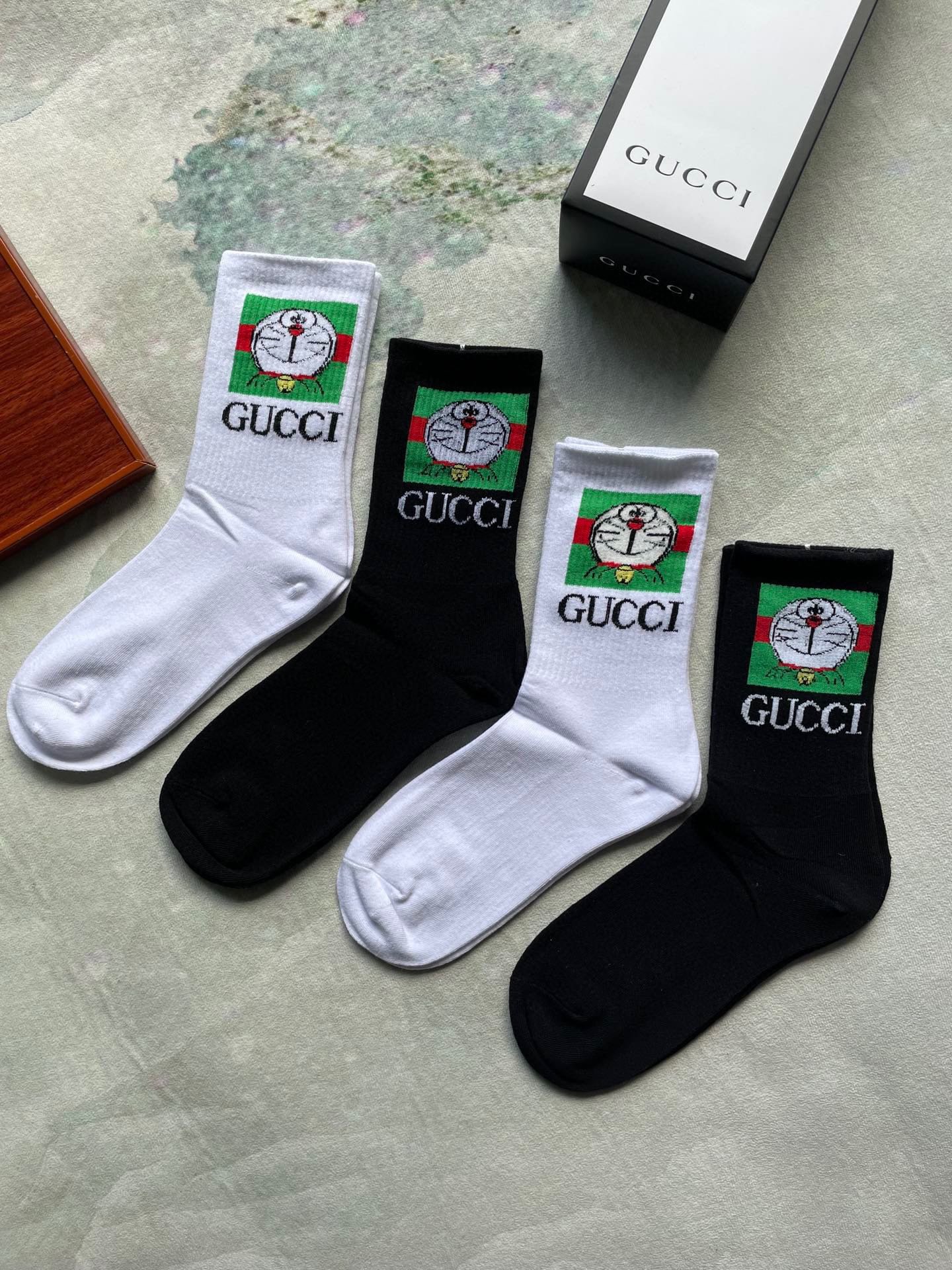 Gucci古奇G家新品女款中筒袜子一