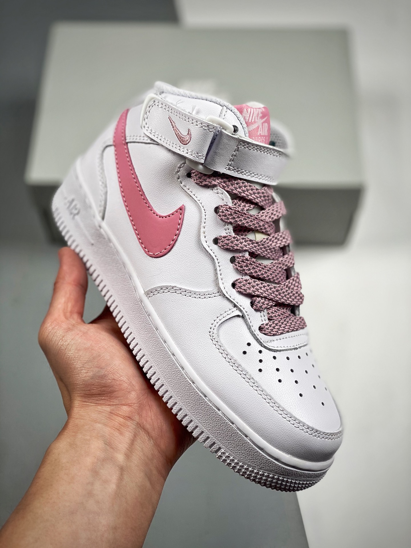 Nk Air Force 1'07 Low blanco/rosa, caña media, horma y plantilla originales, creando el auténtico estilo Air Force, enf…