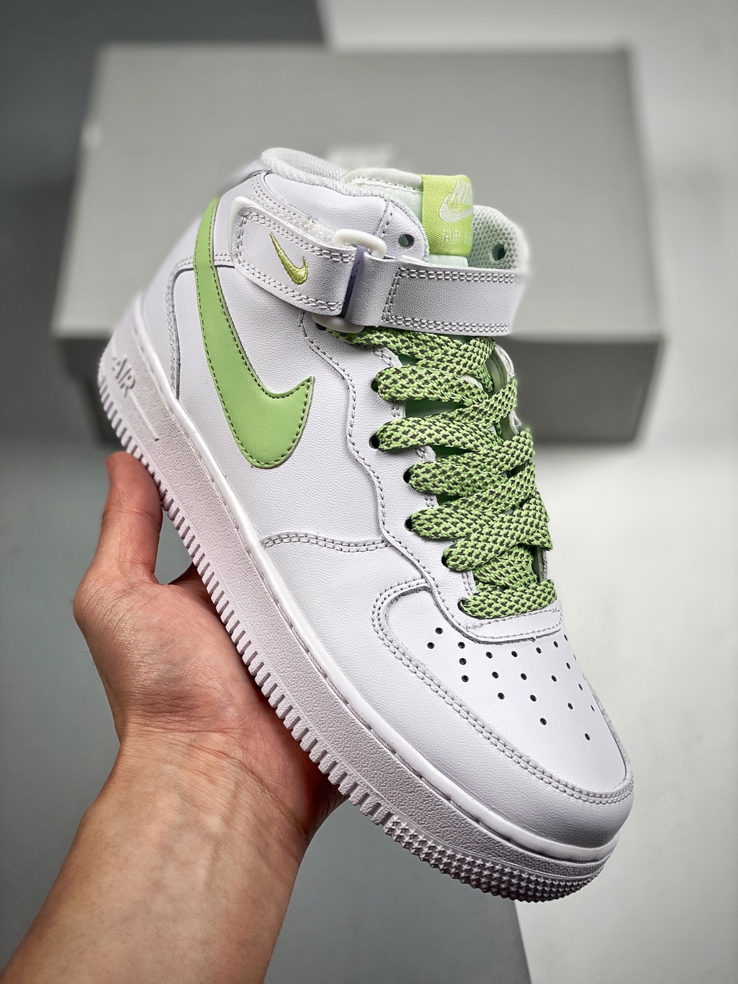 Nk Air Force 1'07 Low blanco/verde, caña media, horma y plantilla originales, creando el auténtico estilo Air Force, en…