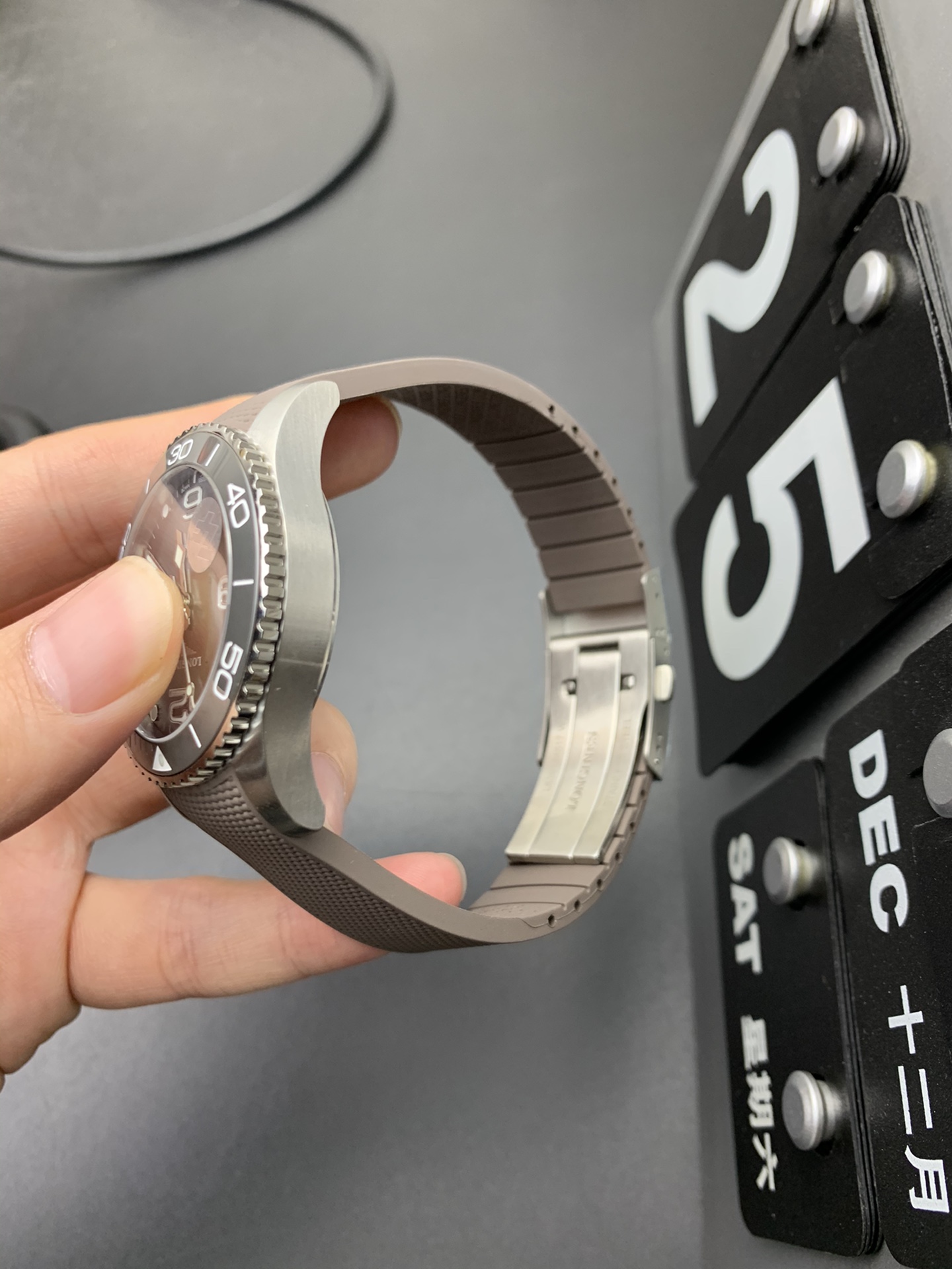 Longines 灰康卡斯