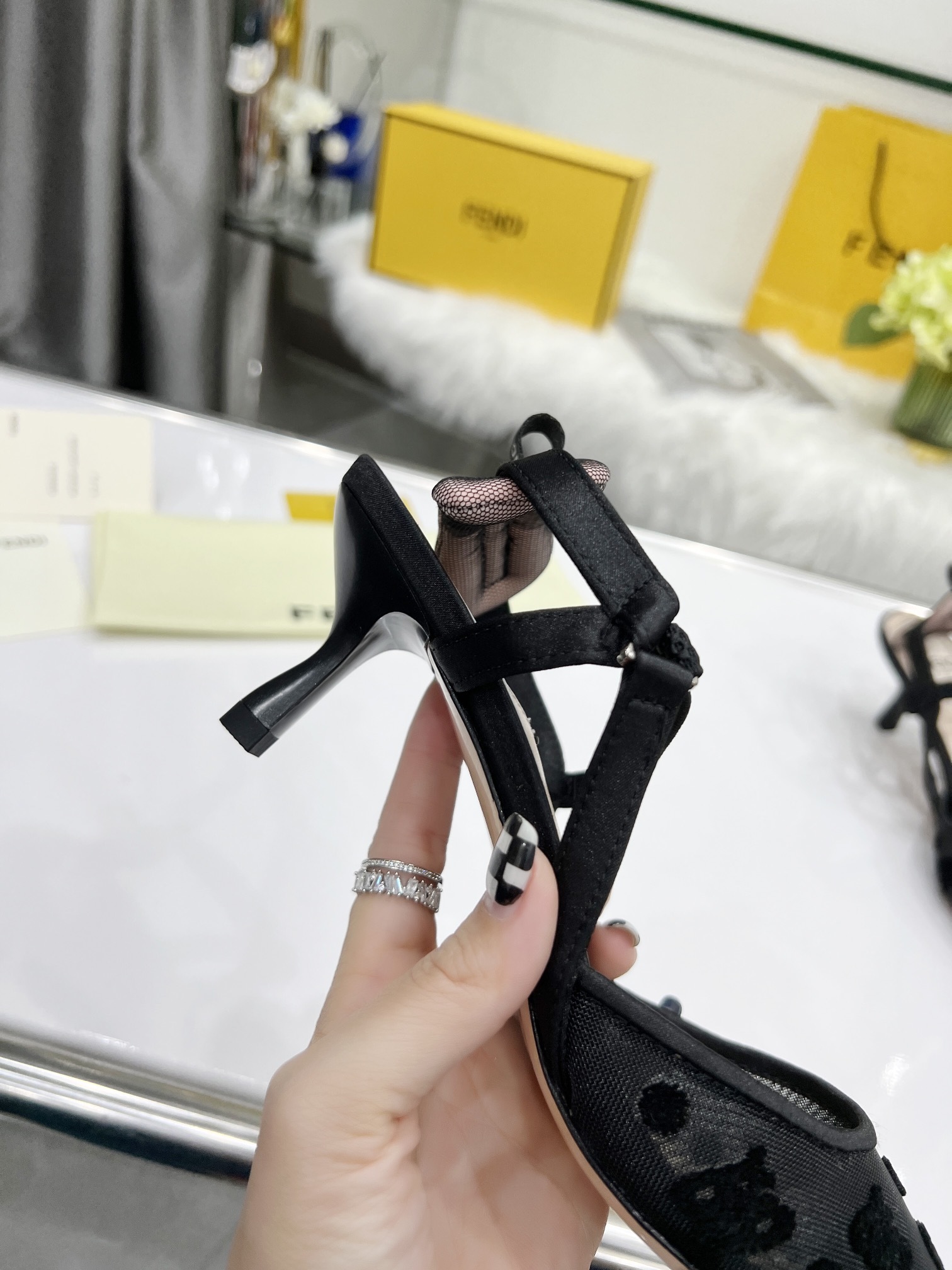 正品级!顶级原版货!代购版本!鞋面是