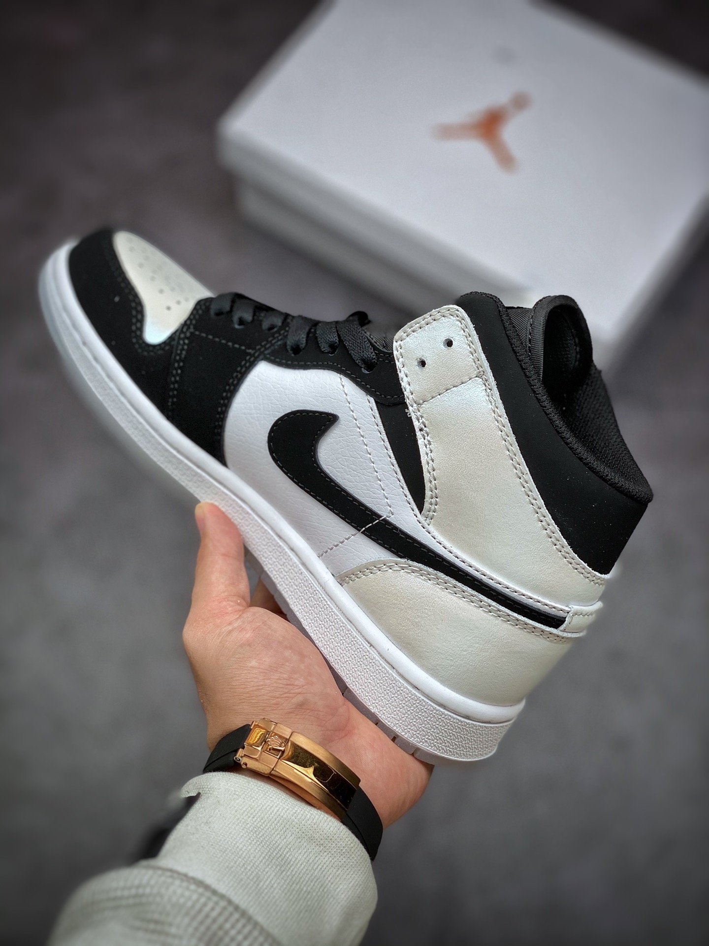 Air Jordan 1 MID White Black Diamond Tmall Foreign Trade Customer Order DH6933-100