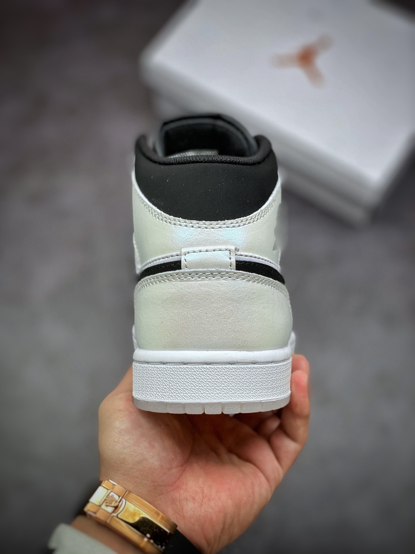 Air Jordan 1 MID White Black Diamond Tmall Foreign Trade Customer Order DH6933-100