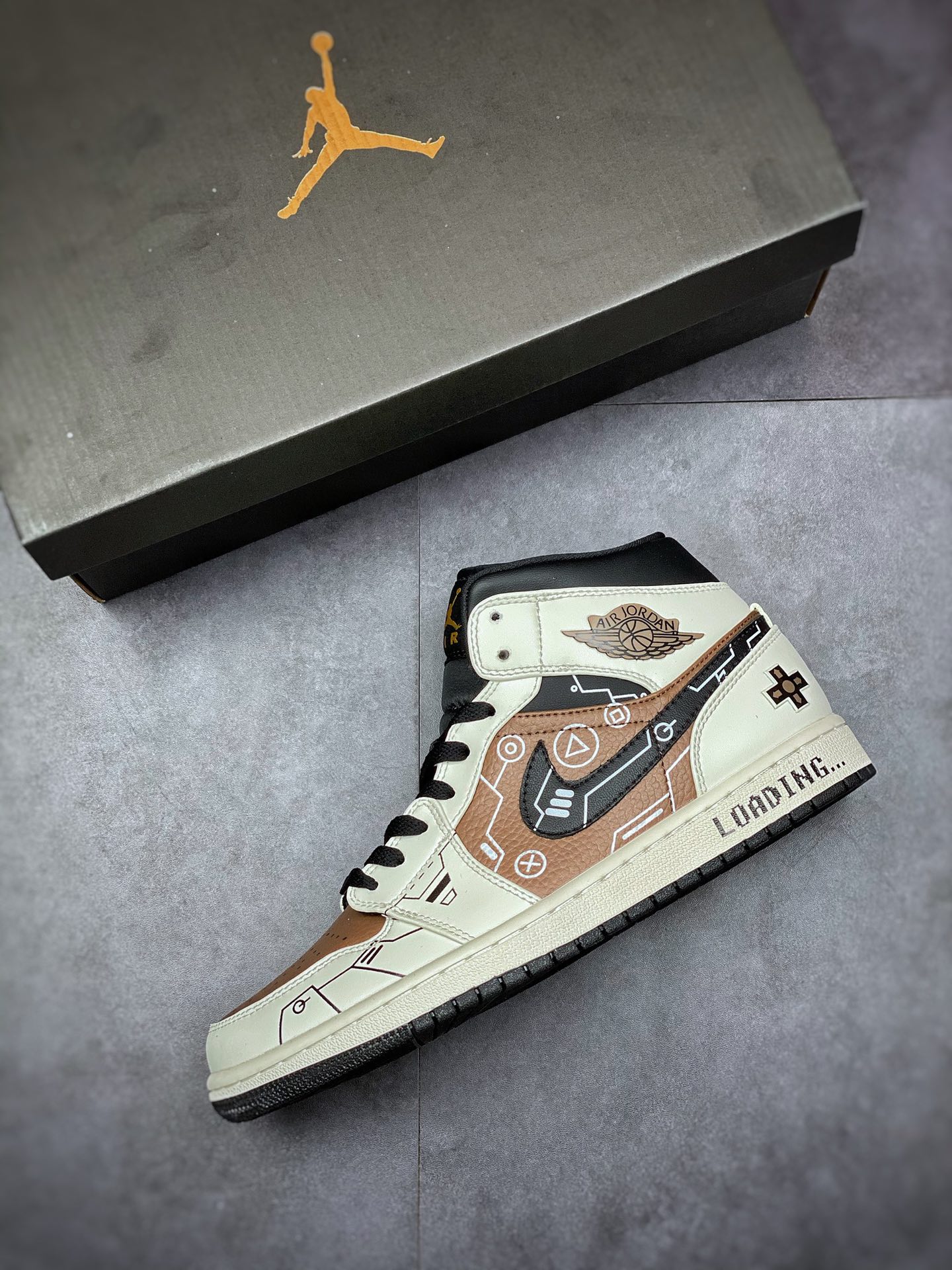 240 AirJordan1Mid摩卡电玩立体按键游戏机vibe做旧风男款白棕554724-170（