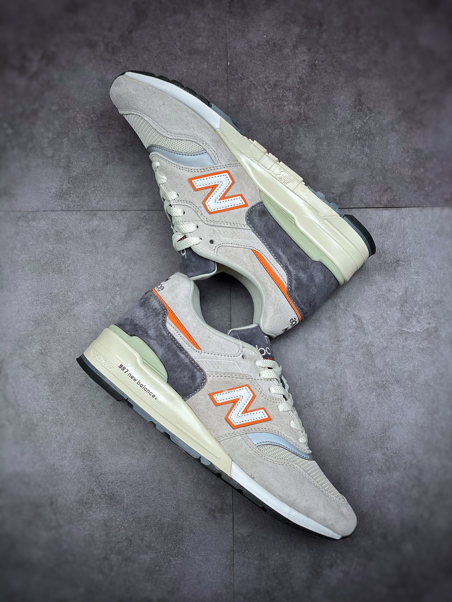 New Balance M997CSEA Retro Casual Running Shoes