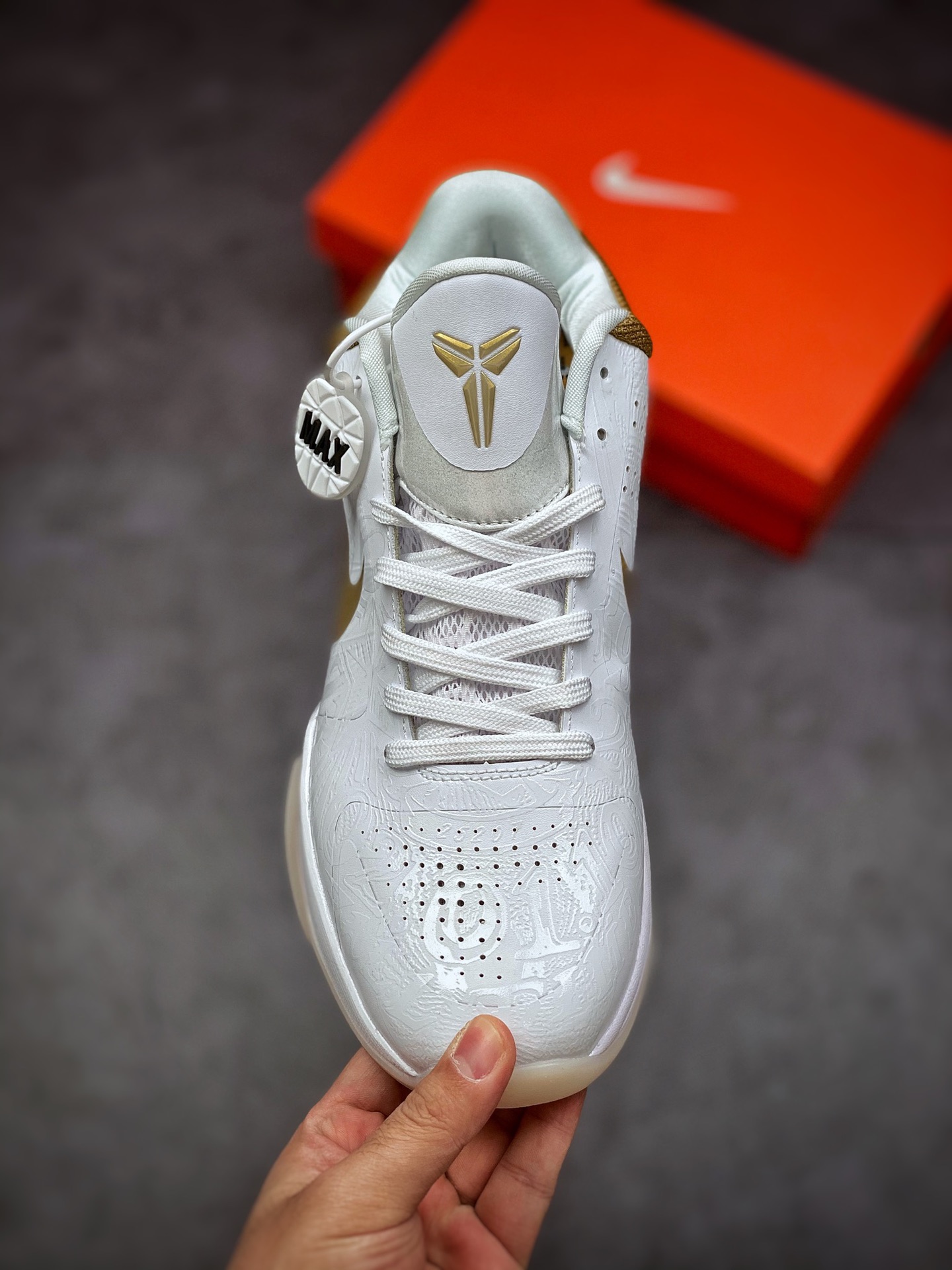 270 科比5 Nike Zoom Kobe V Big Stage Home 白金 复刻实战运动低帮文化篮球鞋 386429-108