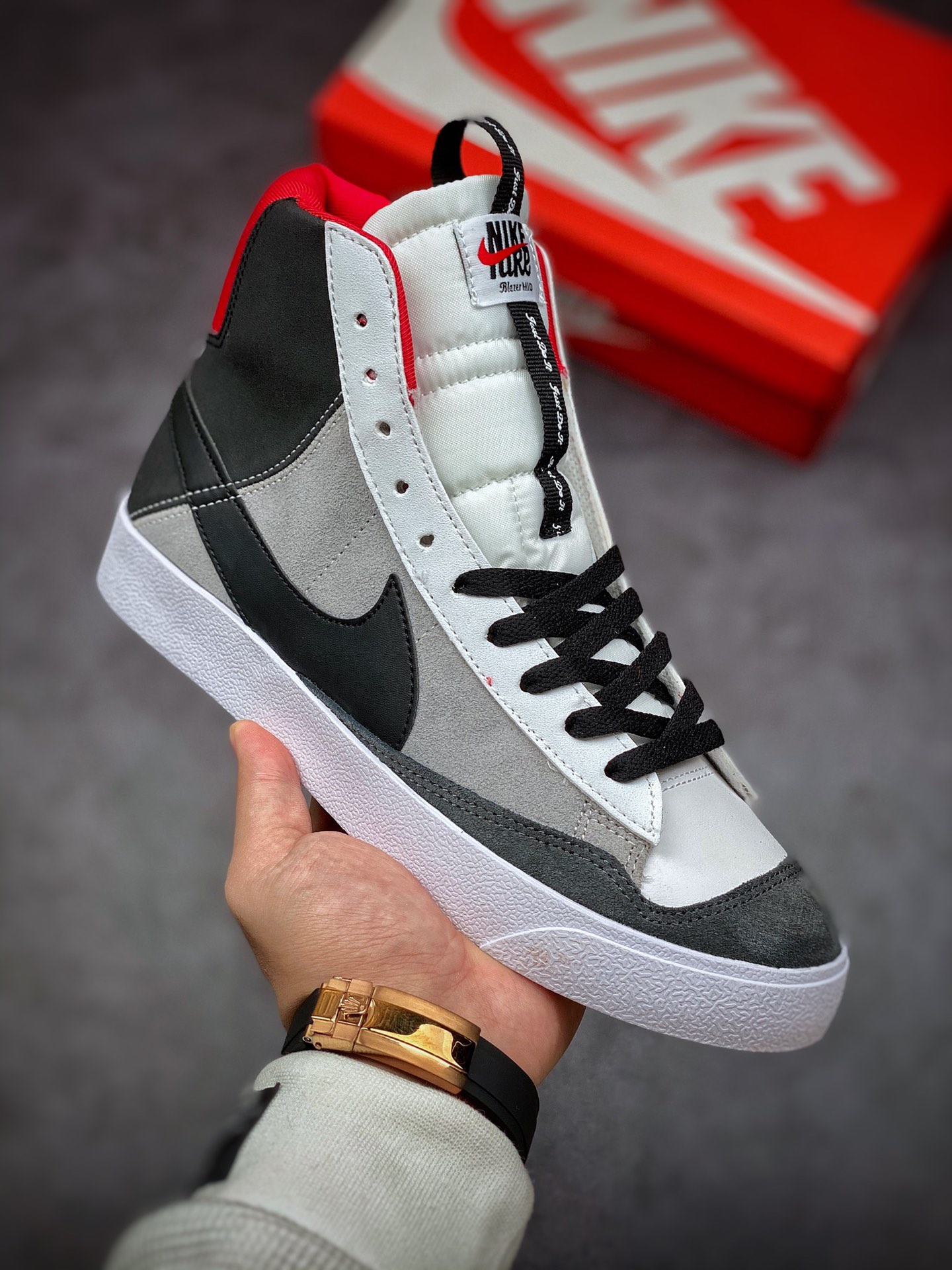 160 NIKE Blazer Mid 黑灰白 开拓者系列 DH8640-100