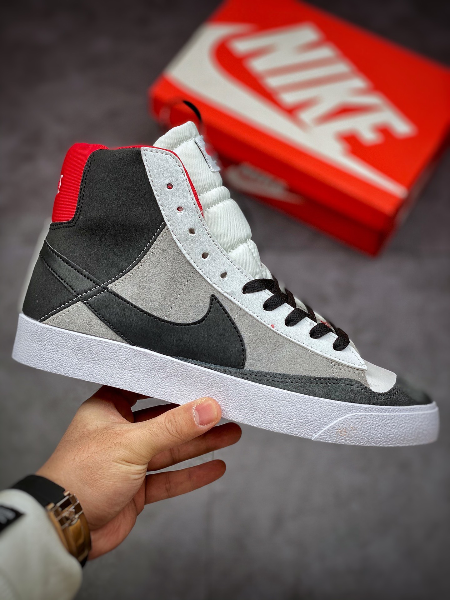 160 NIKE Blazer Mid 黑灰白 开拓者系列 DH8640-100