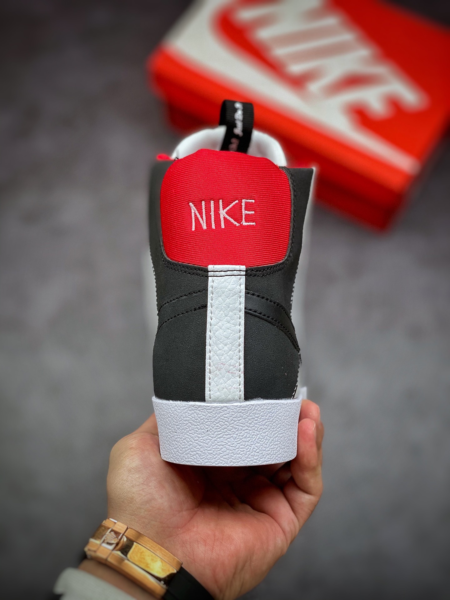 160 NIKE Blazer Mid 黑灰白 开拓者系列 DH8640-100