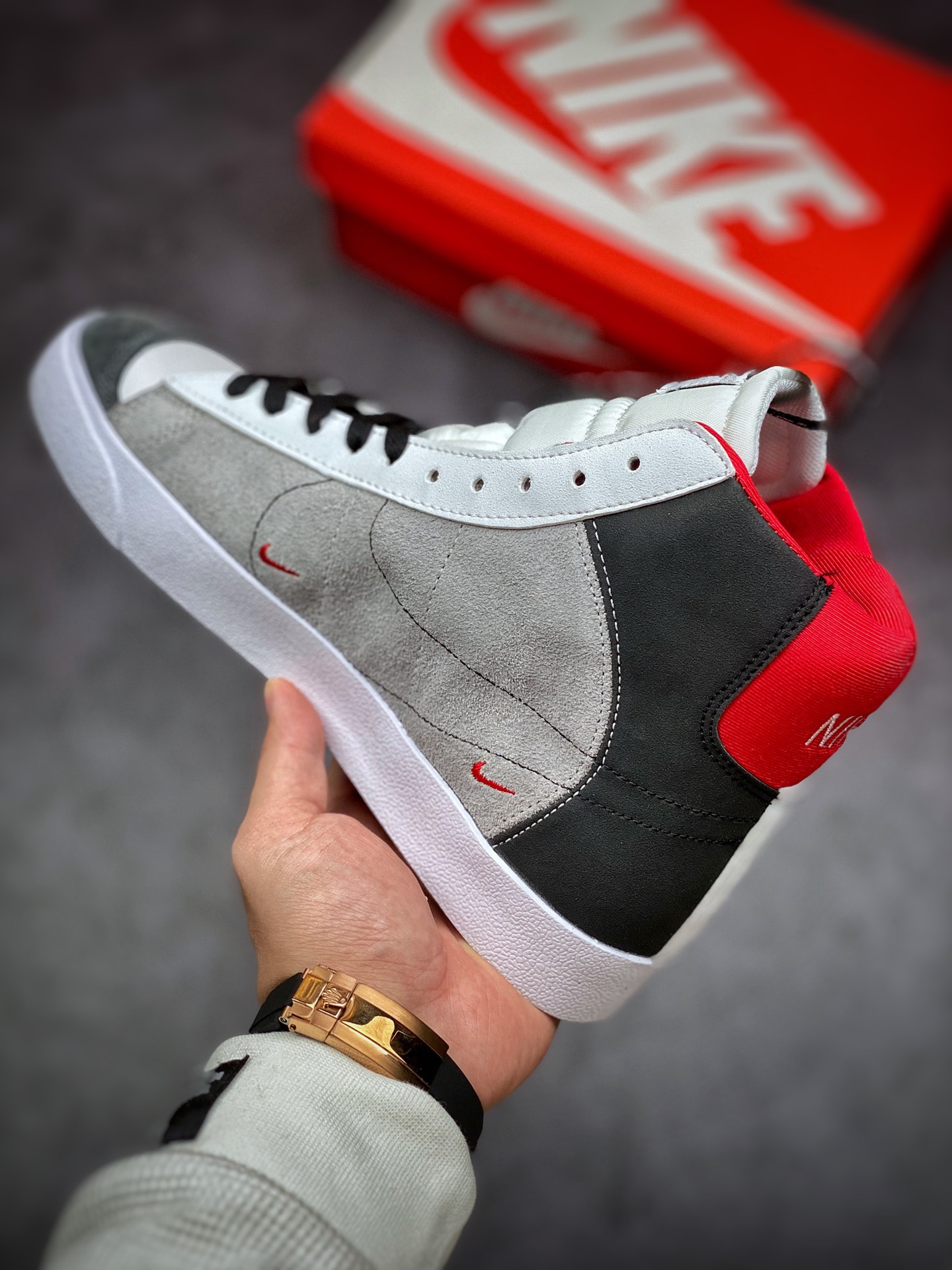 160 NIKE Blazer Mid 黑灰白 开拓者系列 DH8640-100