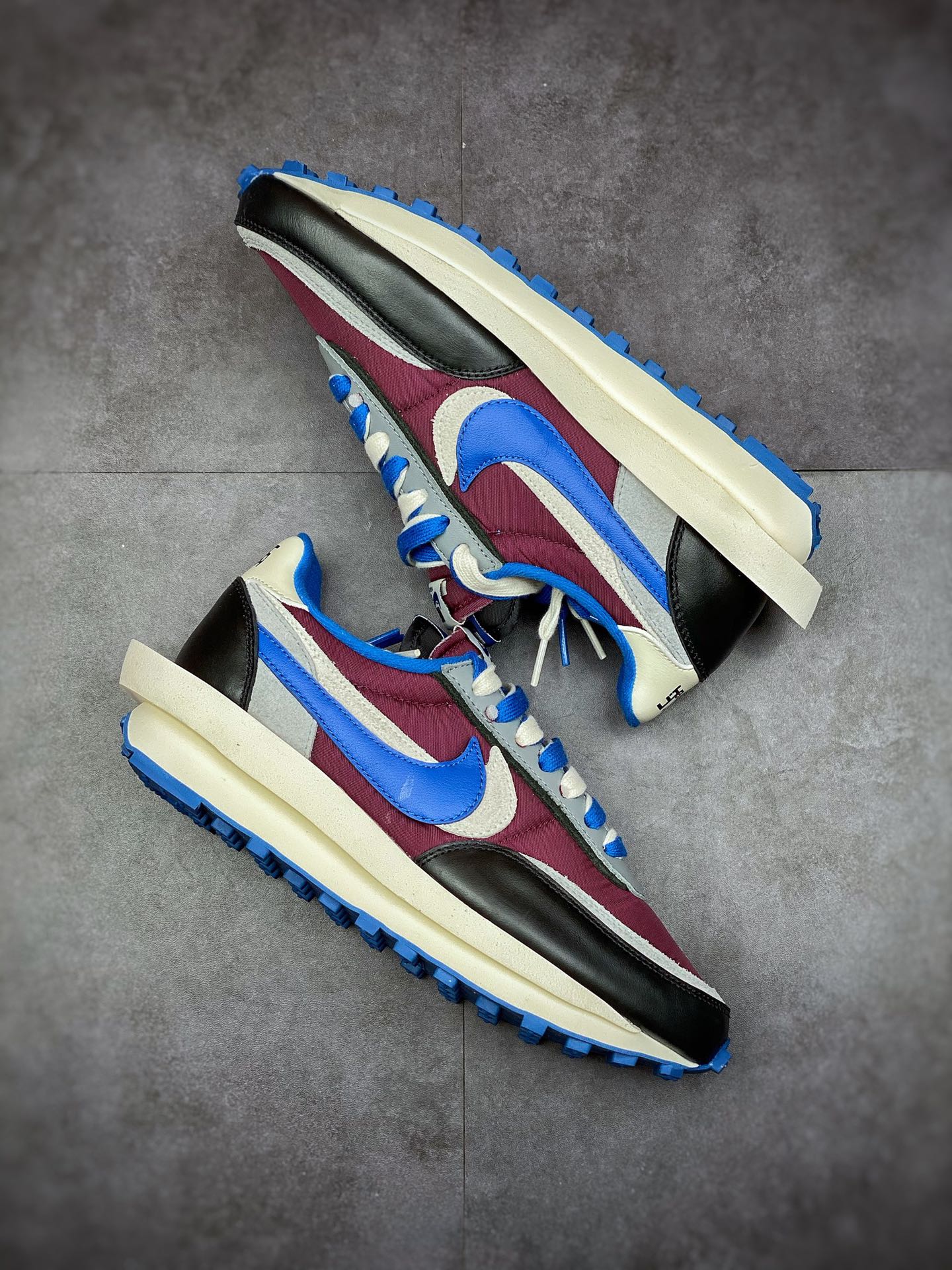 300 Sacai x NIKE LVD Waffle x Undercover 联名解构走秀款 DJ4877-600