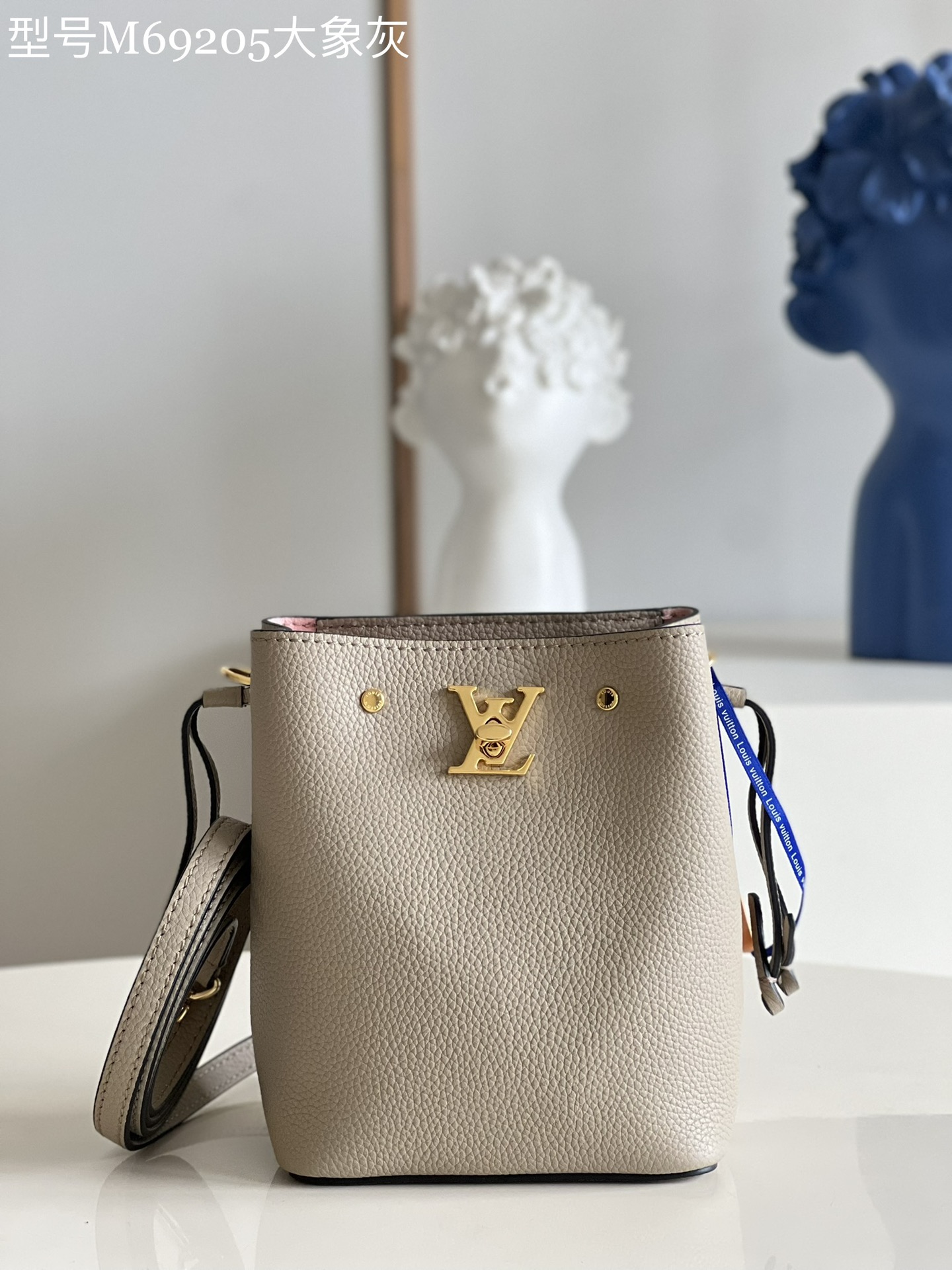 Louis Vuitton Online
 Handbags Bucket Bags Elephant Grey Calfskin Cowhide Mini M69205