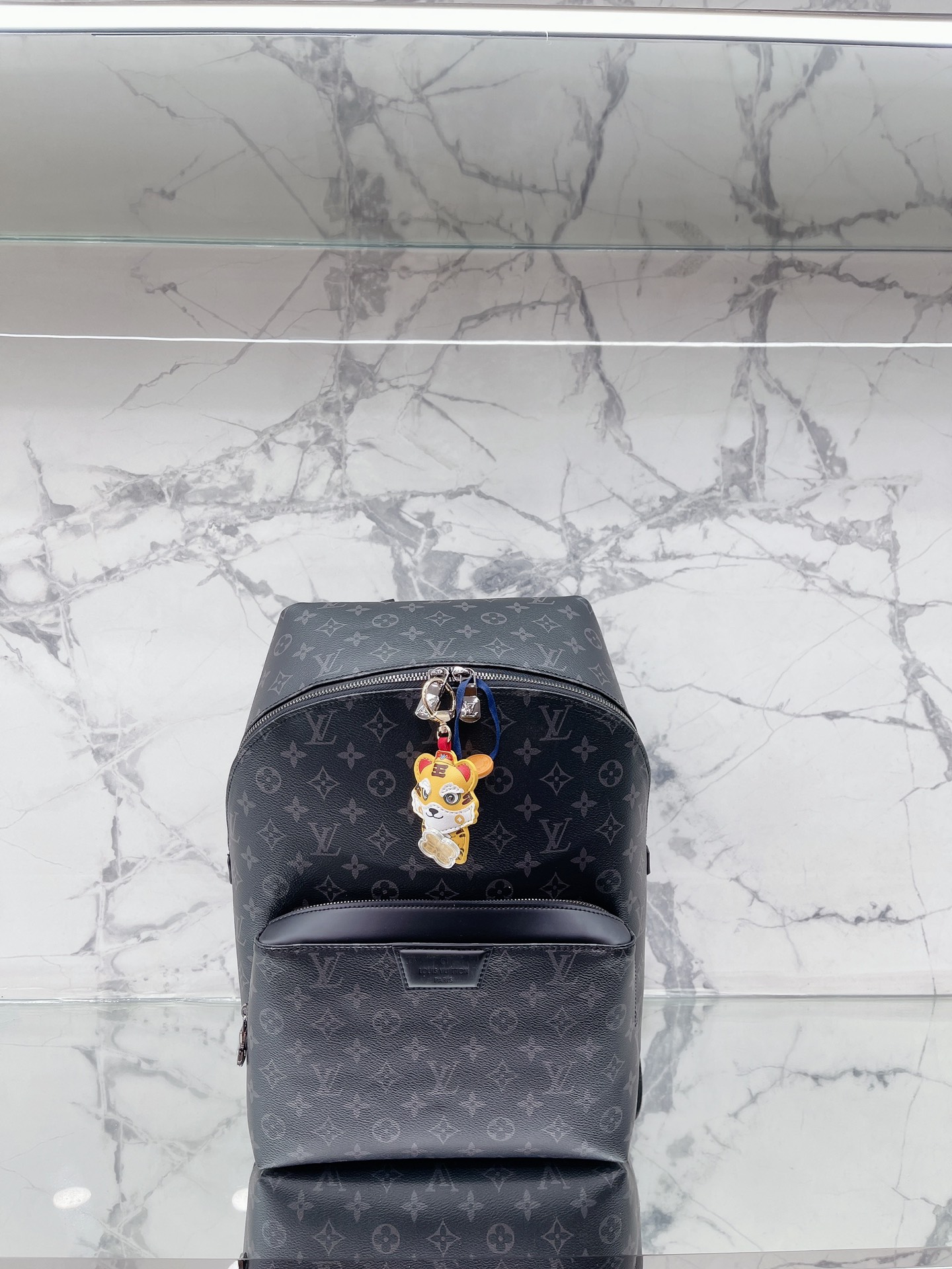 Stylish LV Discovery Shoulder Bag for Men: Practical, High Quality, Perfect Gift - 图片 2