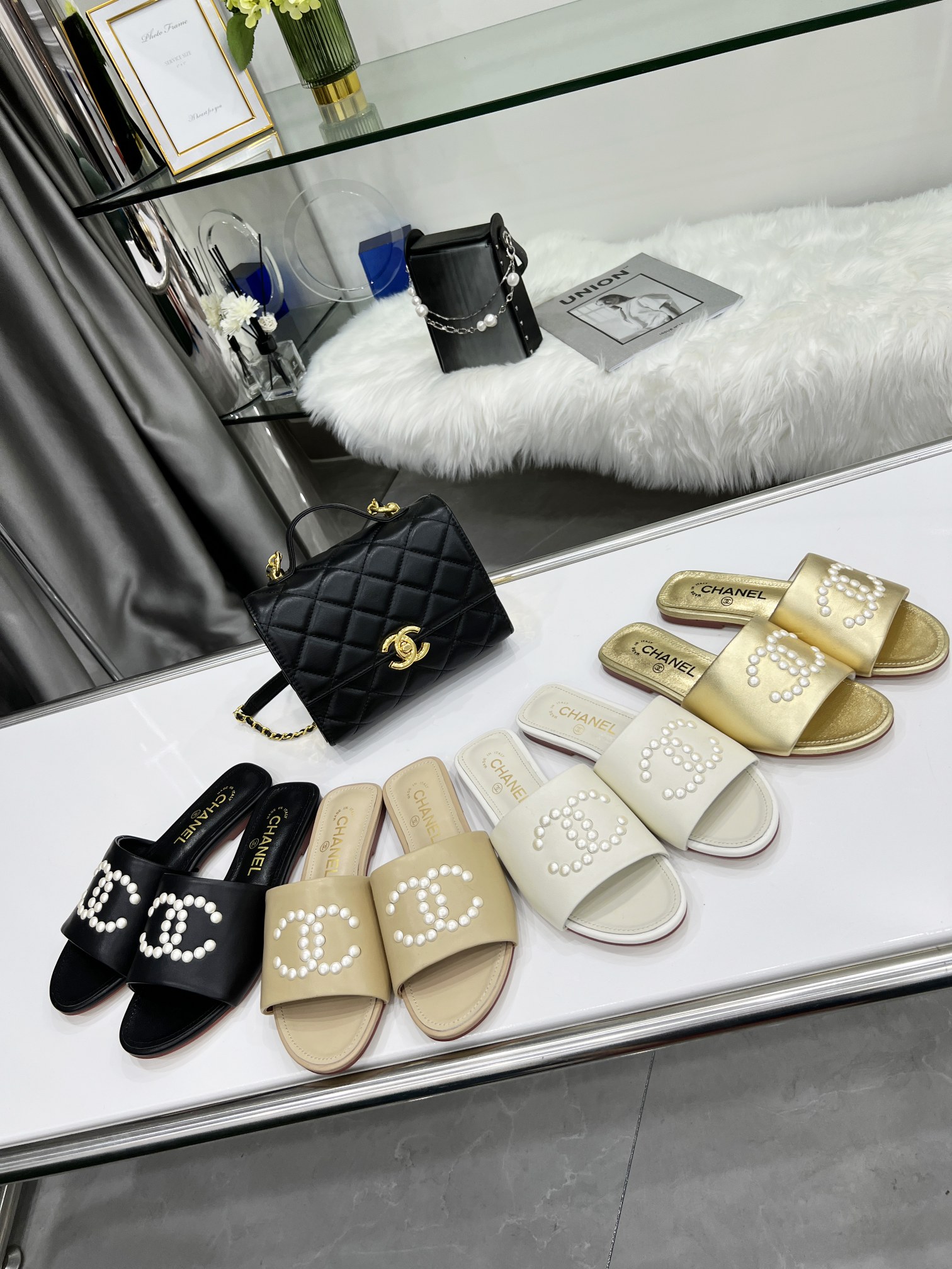 I0   Chanel 香奈儿 香奶奶22s 双c珍珠凉鞋。5—42码