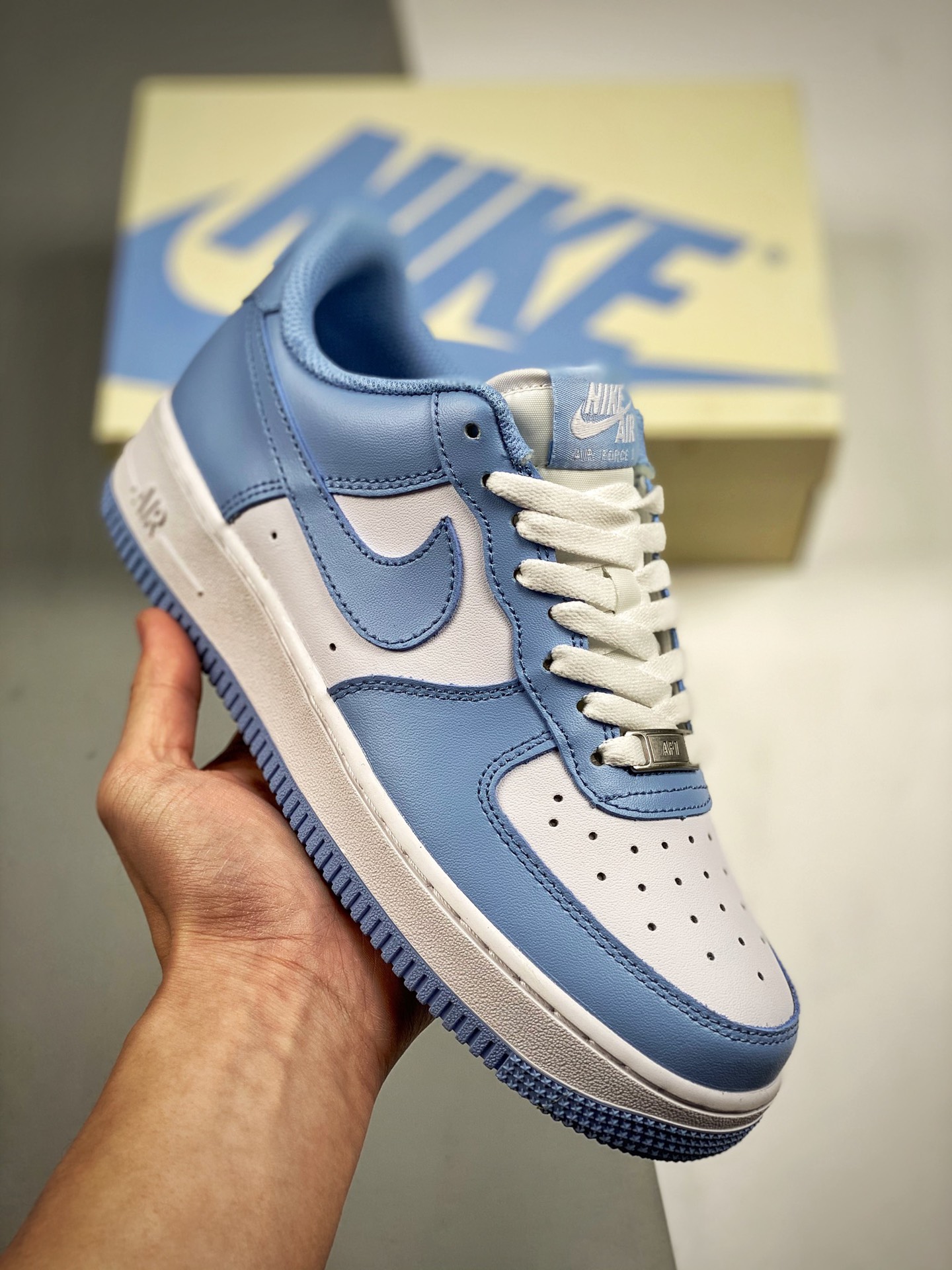 Nk Air Force 1'07 Low 天蓝 原楦头原纸板 打造纯正空军版型 专注外贸渠道 全掌内置蜂窝气垫 #原盒配件 原厂中底钢印、拉帮完美 官方货号：BS8871-103 Size： 36 36.5 37.5 38 38.5 3…
