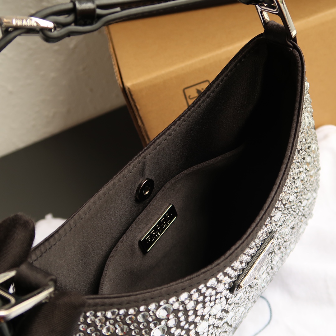 Prada Style Leather Shoulder Bag Bags Shoulder Bag detail image 9 from source 719309
