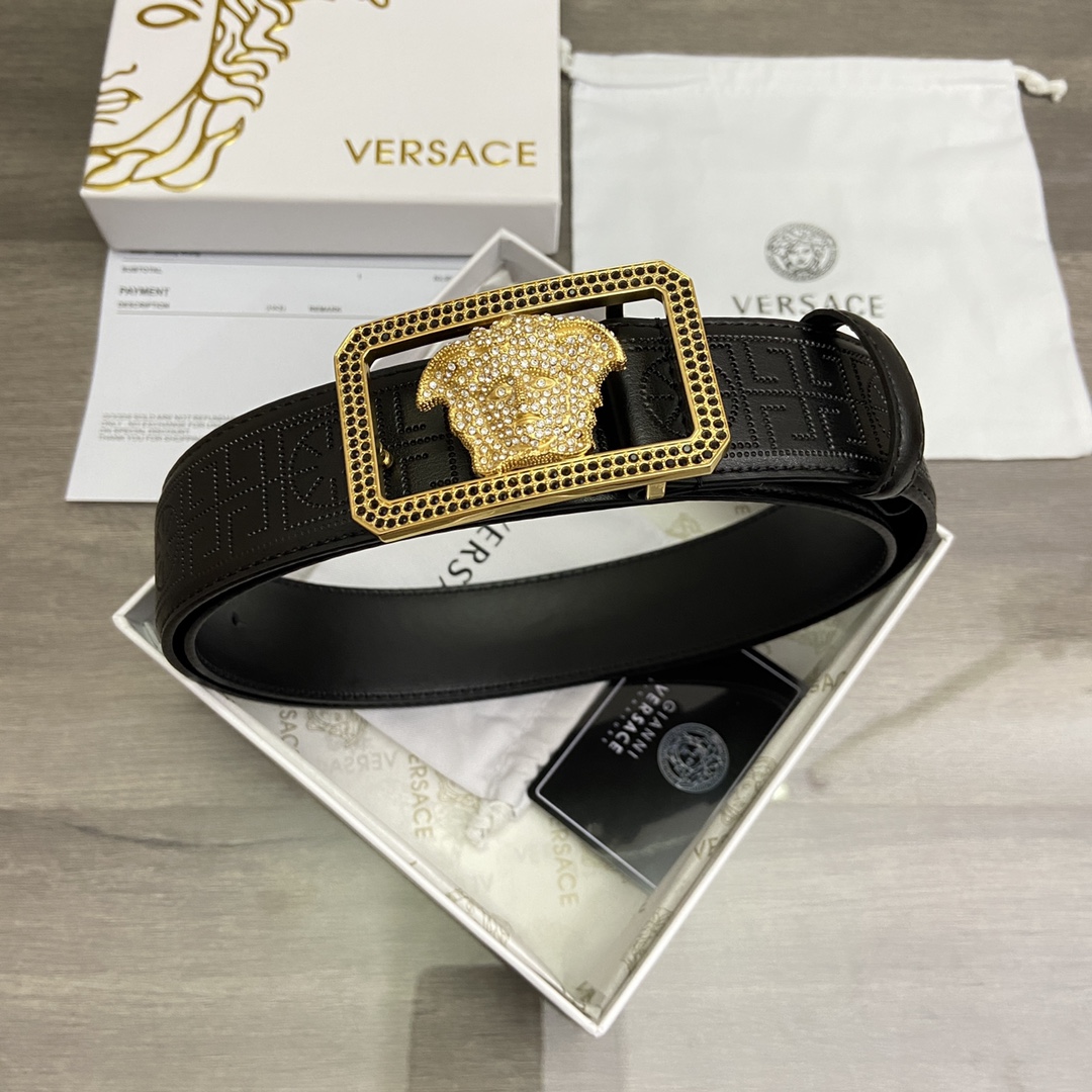 I5   Versace 范思哲   皮带腰带：单面使用专柜质量、百分百头层牛皮压花、24k纯钢扣、送人自用首选、保证真皮 包装：请认准图片专柜包装、送打孔器 全套包装 宽度：3.8cm 长度：国标cm-cm 不可以自行裁剪长度