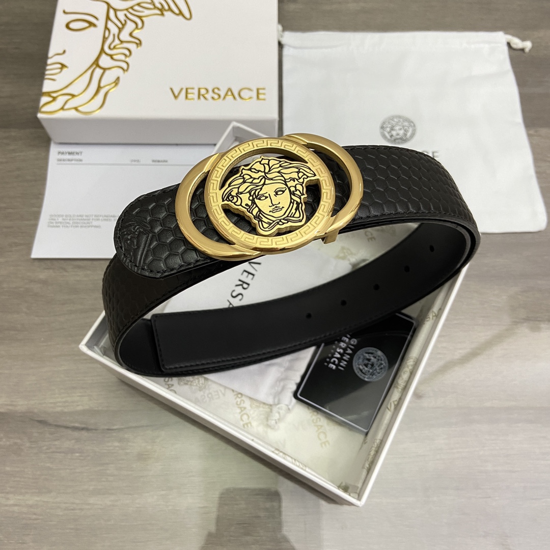 I5   Versace 范思哲   皮带腰带：双面使用专柜质量、百分百头层牛皮压花、24k纯钢扣、送人自用首选、保证真皮 包装：请认准图片专柜包装、送打孔器 全套包装 宽度：3.8cm 长度：国标cm-cm 不可以自行裁剪长度