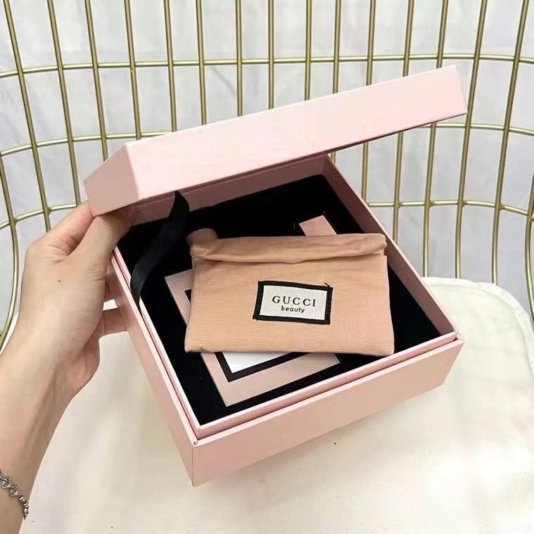 Gucci Beauty Set: Perfume, Lipstick & Comb - Luxurious Gift Set 3 i1640500118 5387 1