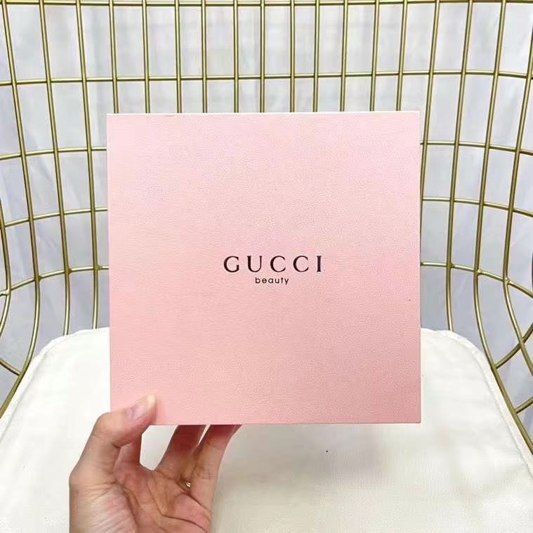 Gucci Beauty Set: Perfume, Lipstick & Comb - Luxurious Gift Set 2 i1640500118 5864 0