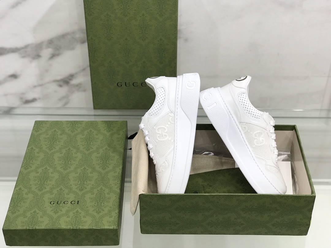 Gucci GG-Stamped Sandals: Retro-Inspired Design with Deep Brand Label - 图片 4