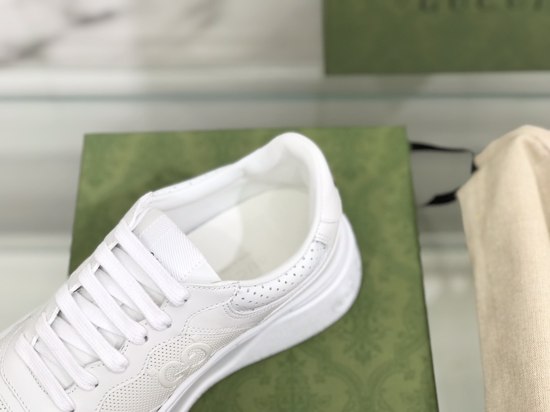 Gucci GG-Stamped Sandals: Retro-Inspired Design with Deep Brand Label - 图片 8