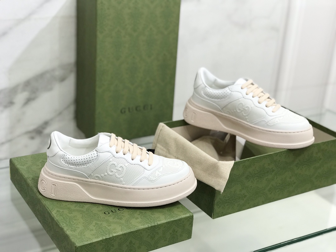 Gucci GG-Stamped Sandals: Fun Retrospect with Deep Brand Labels - 图片 2