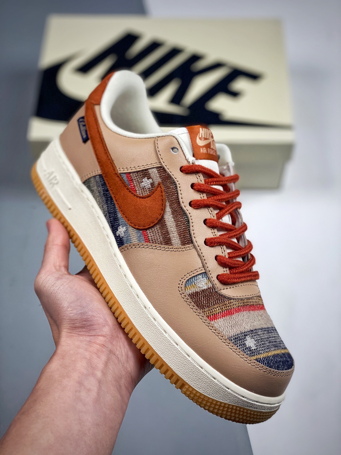 Nk Air Force 1'07 Low “金虎贺岁” 原楦头原纸板 打造纯正空军版型 专注外贸渠道 全掌内置蜂窝气垫 #原盒配件 原厂中底钢印、拉帮完美 官方货号：CW2288-686 Size：36 36.5 37.5 38 38.…