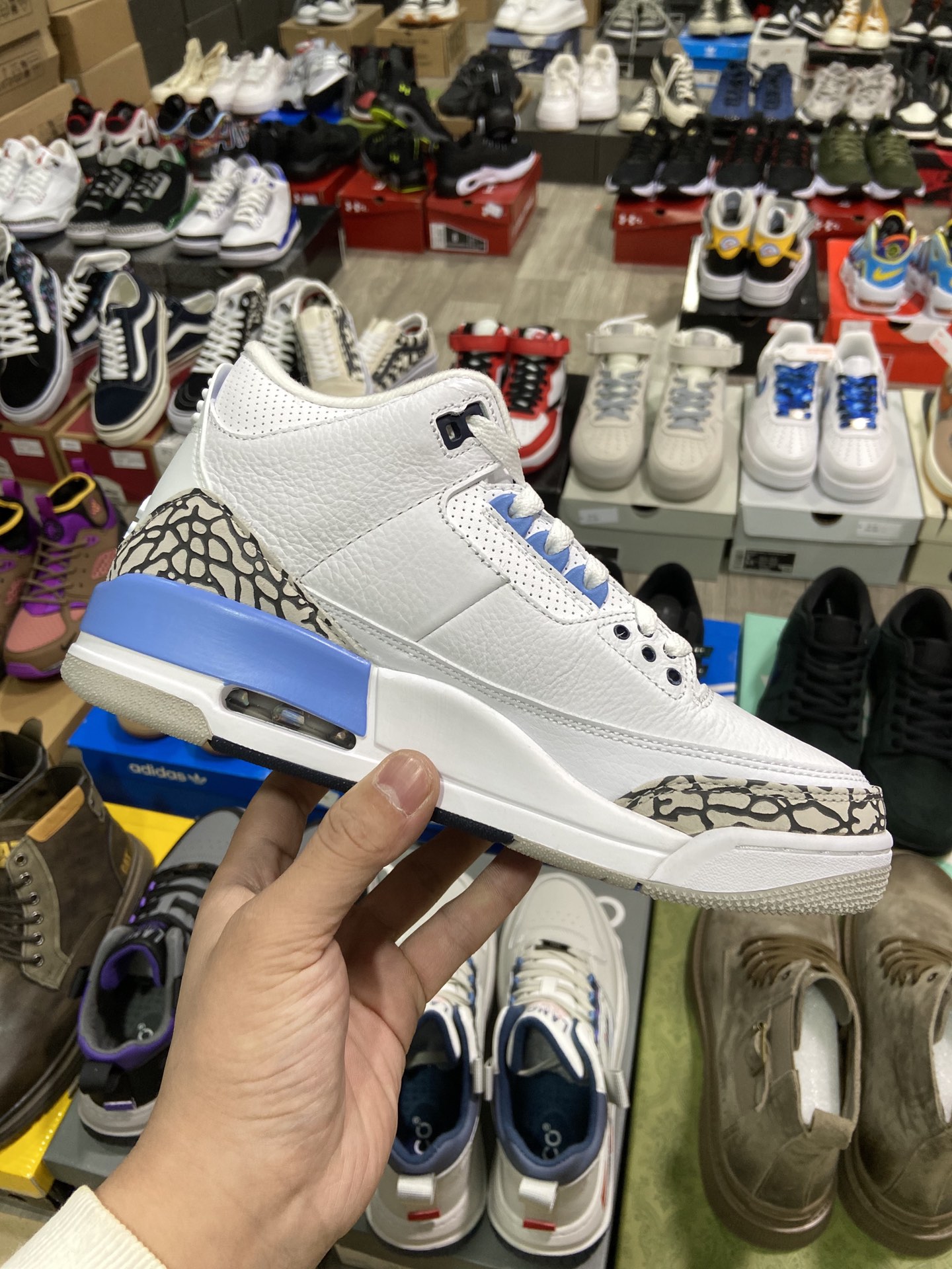 480高版本 乔丹Air Jordan 3 “UNC” 北卡蓝配色 CT8532-104-莆田鞋,莆田鞋货源,高仿鞋,高仿鞋货源,安福档口,莆田高仿鞋,莆田鞋批发,高仿鞋批发,莆田高仿运动鞋,高仿运动鞋,莆田运动鞋 480高版本 乔丹Air Jordan 3 “UNC” 北卡蓝配色 CT8532-104
