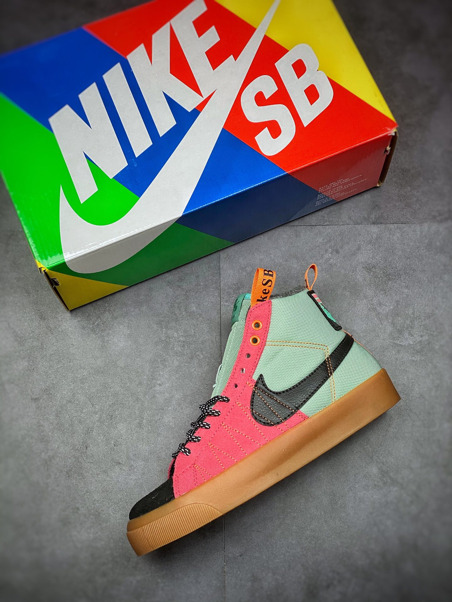 160 Nike SB Zoom Blazer Mid PRM 滑板鞋DC8903-301