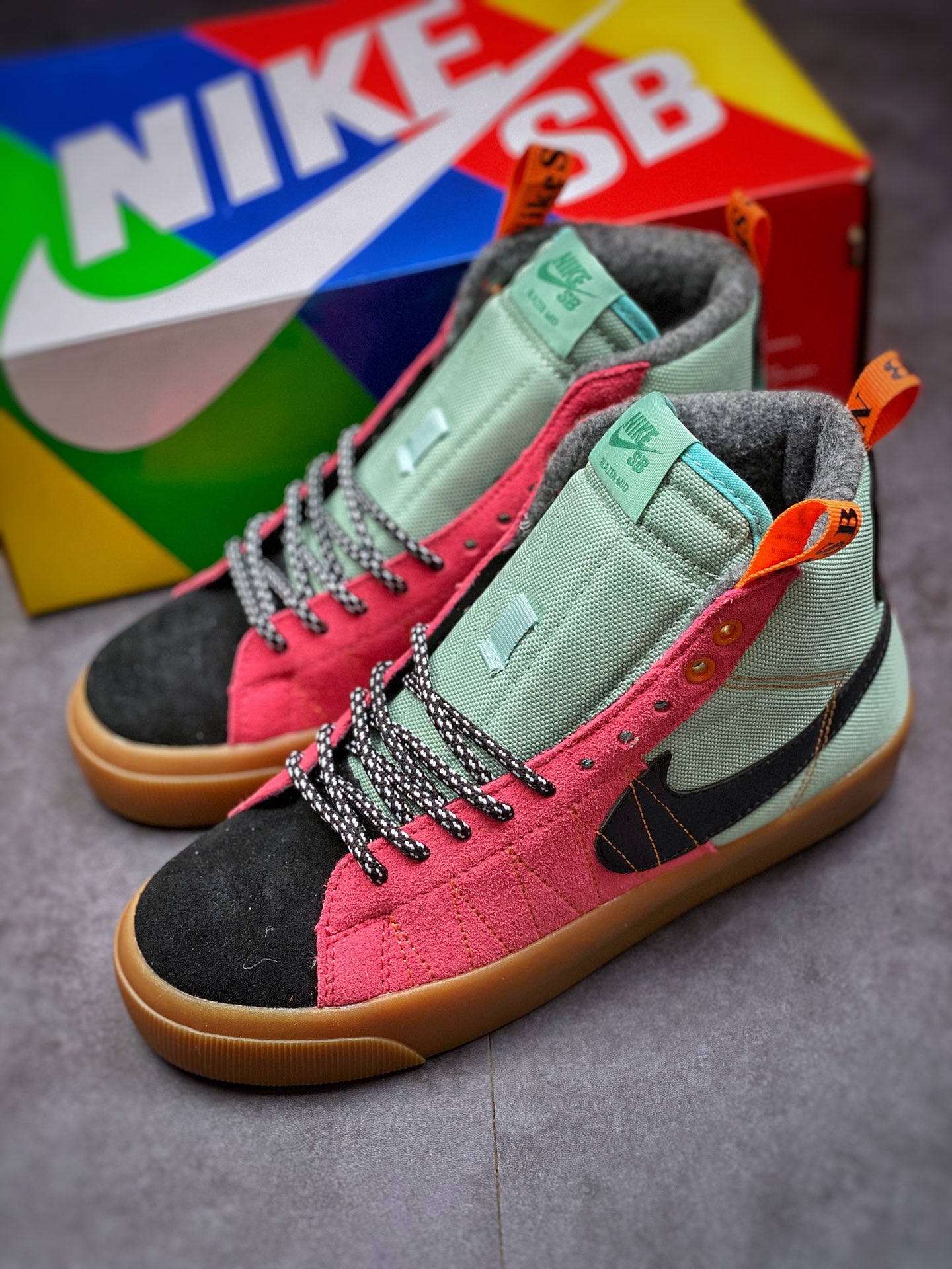 160 Nike SB Zoom Blazer Mid PRM 滑板鞋DC8903-301