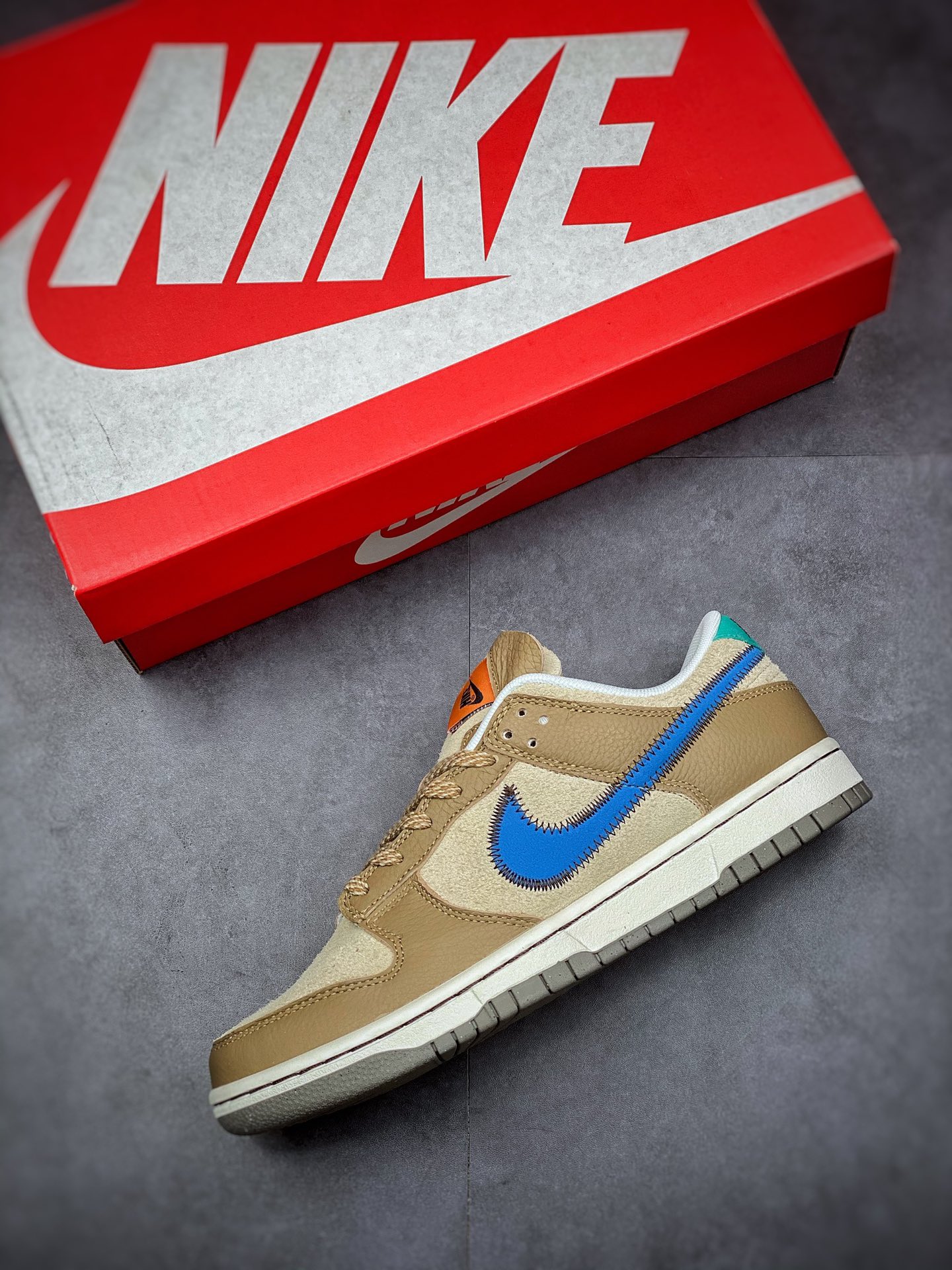 260 Nike SB Zoom Dunk Low 棕色蓝勾 经典百搭休闲运动板鞋DO6712-200