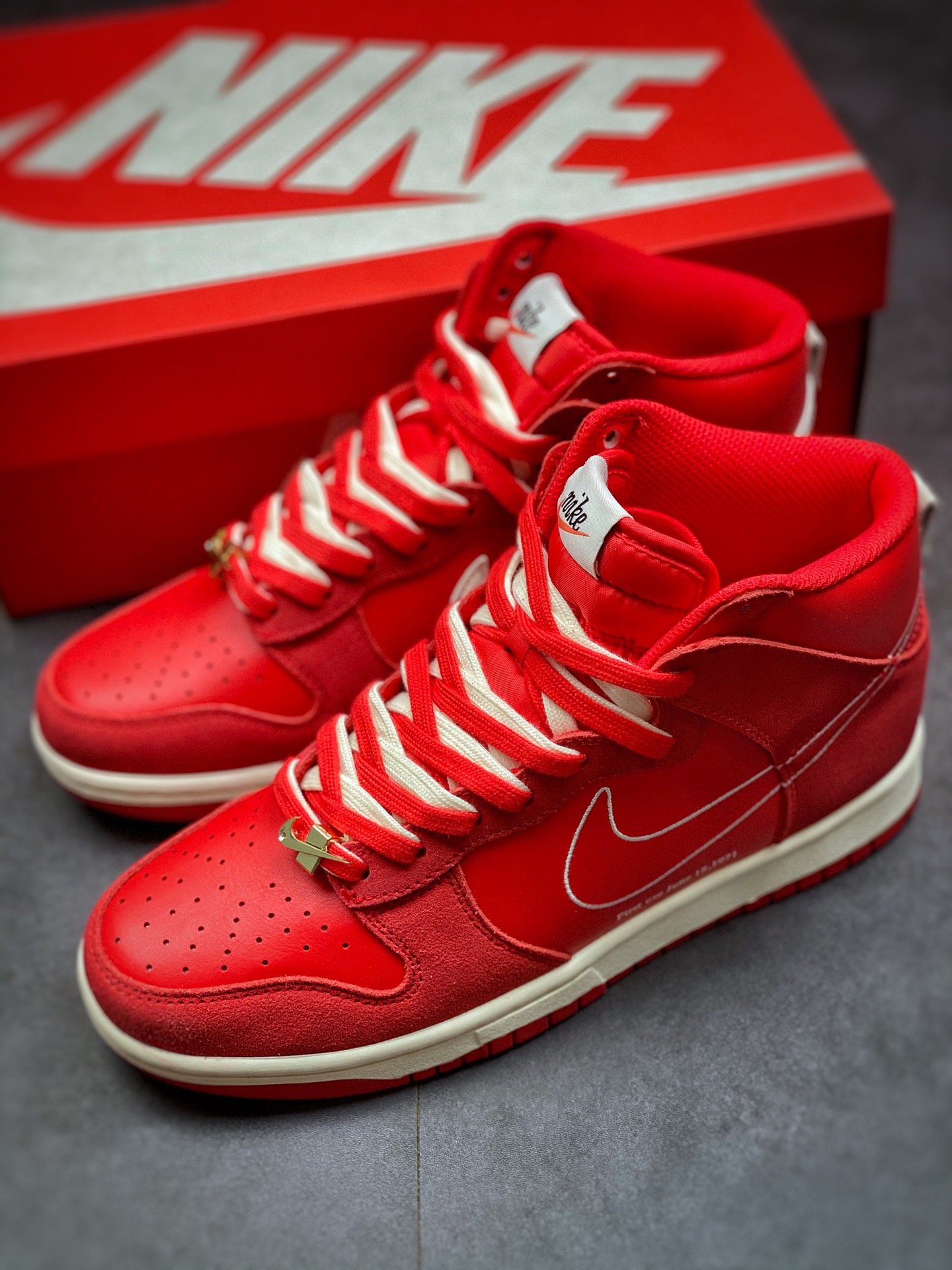 280 Nike Dunk High ’First Use’ 圣诞红 高帮滑板鞋DH0960-600