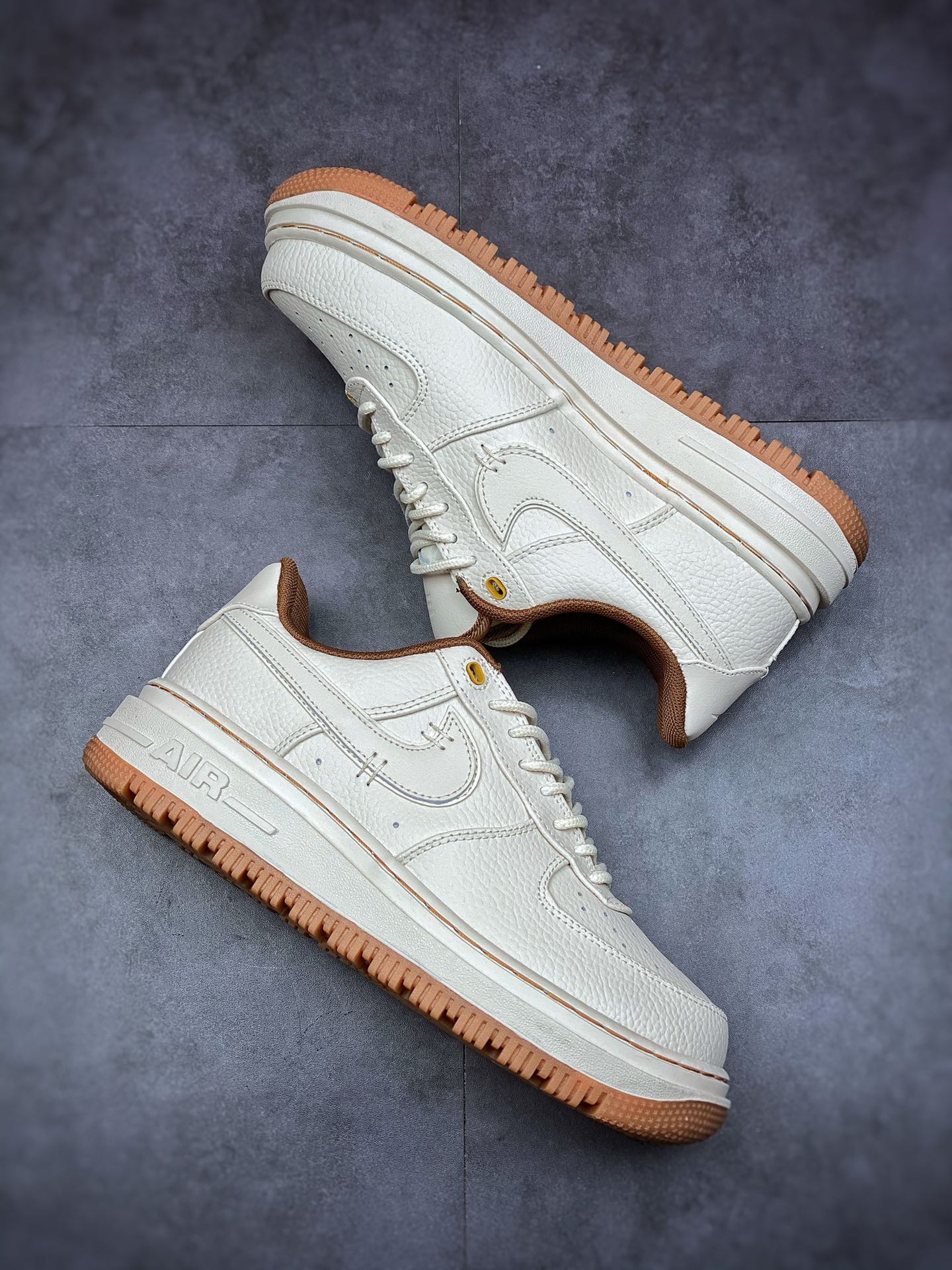 200 Nike Air Force 1 Low Luxe”Pecan/Gum” 空军一号DB4109-200