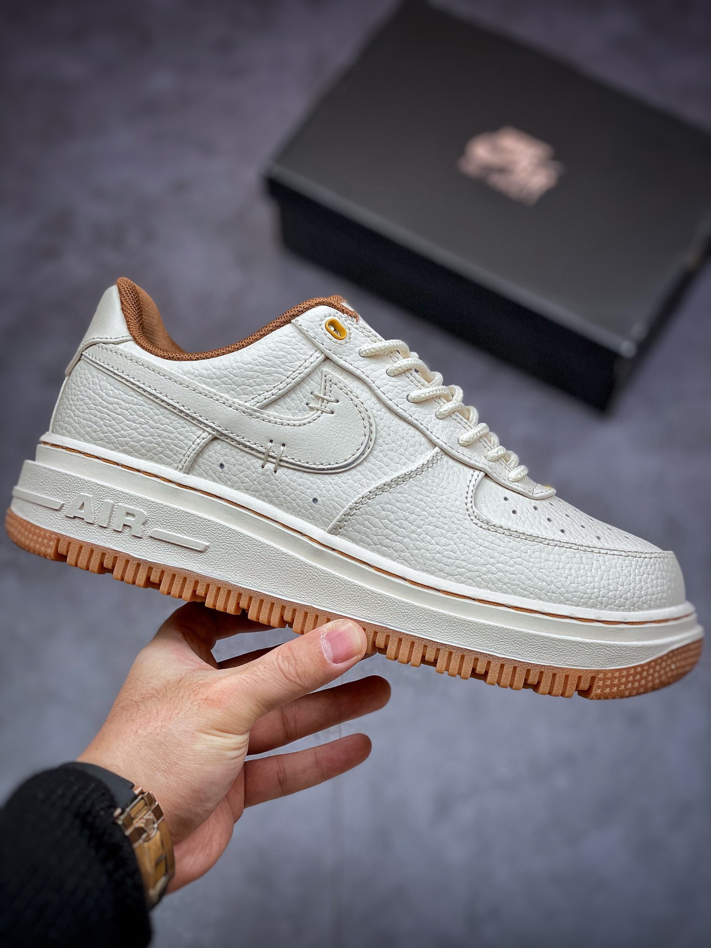 200 Nike Air Force 1 Low Luxe”Pecan/Gum” 空军一号DB4109-200