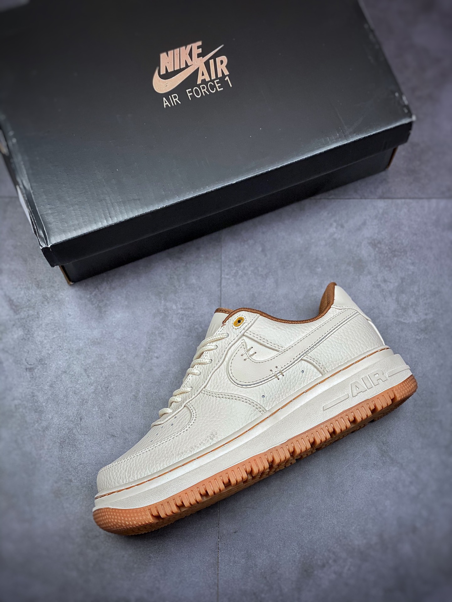 200 Nike Air Force 1 Low Luxe”Pecan/Gum” 空军一号DB4109-200