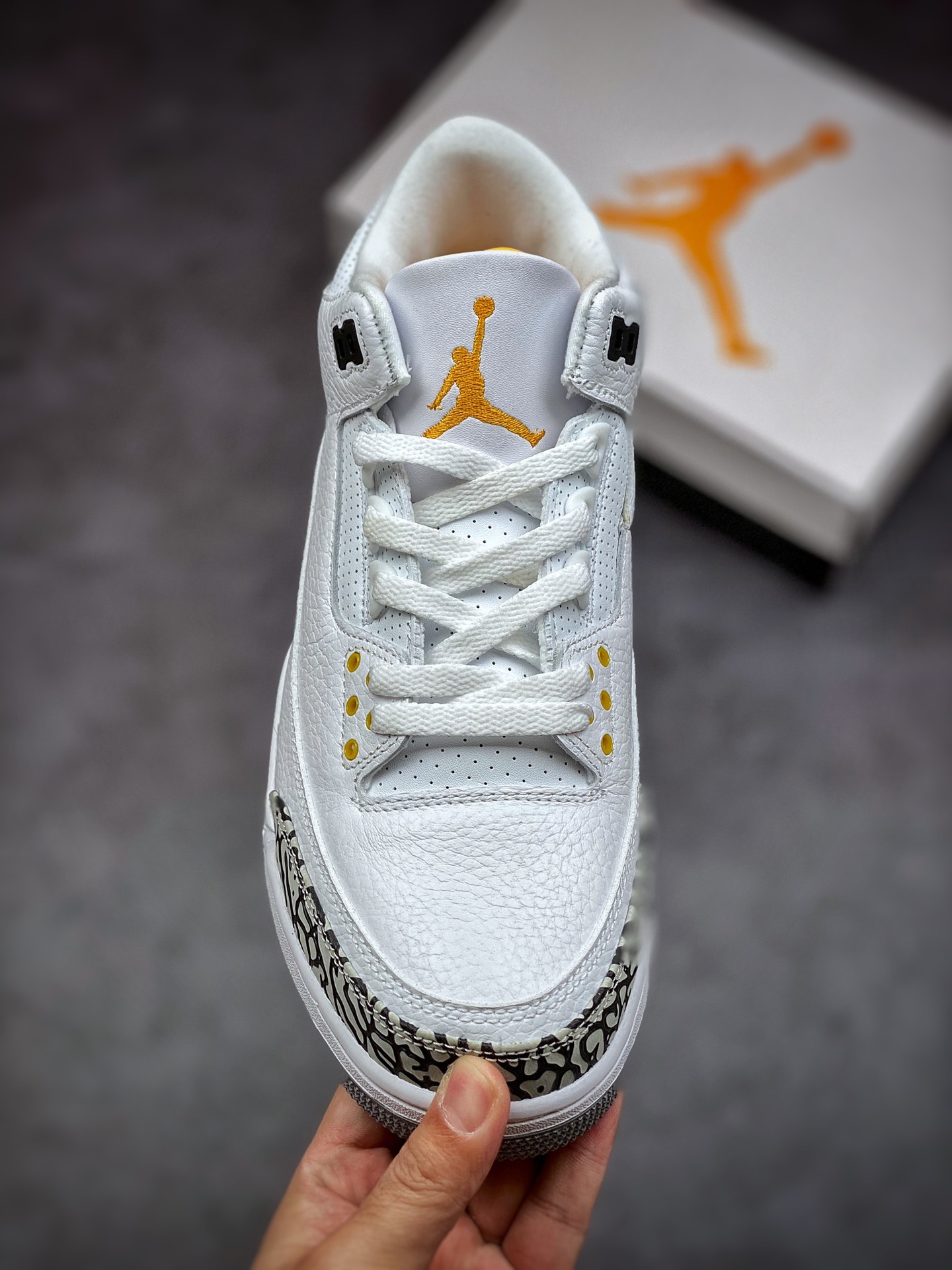 240 Air Jordan 3 Retro“LaserOrange” 白橙 湖人 CK9246-108