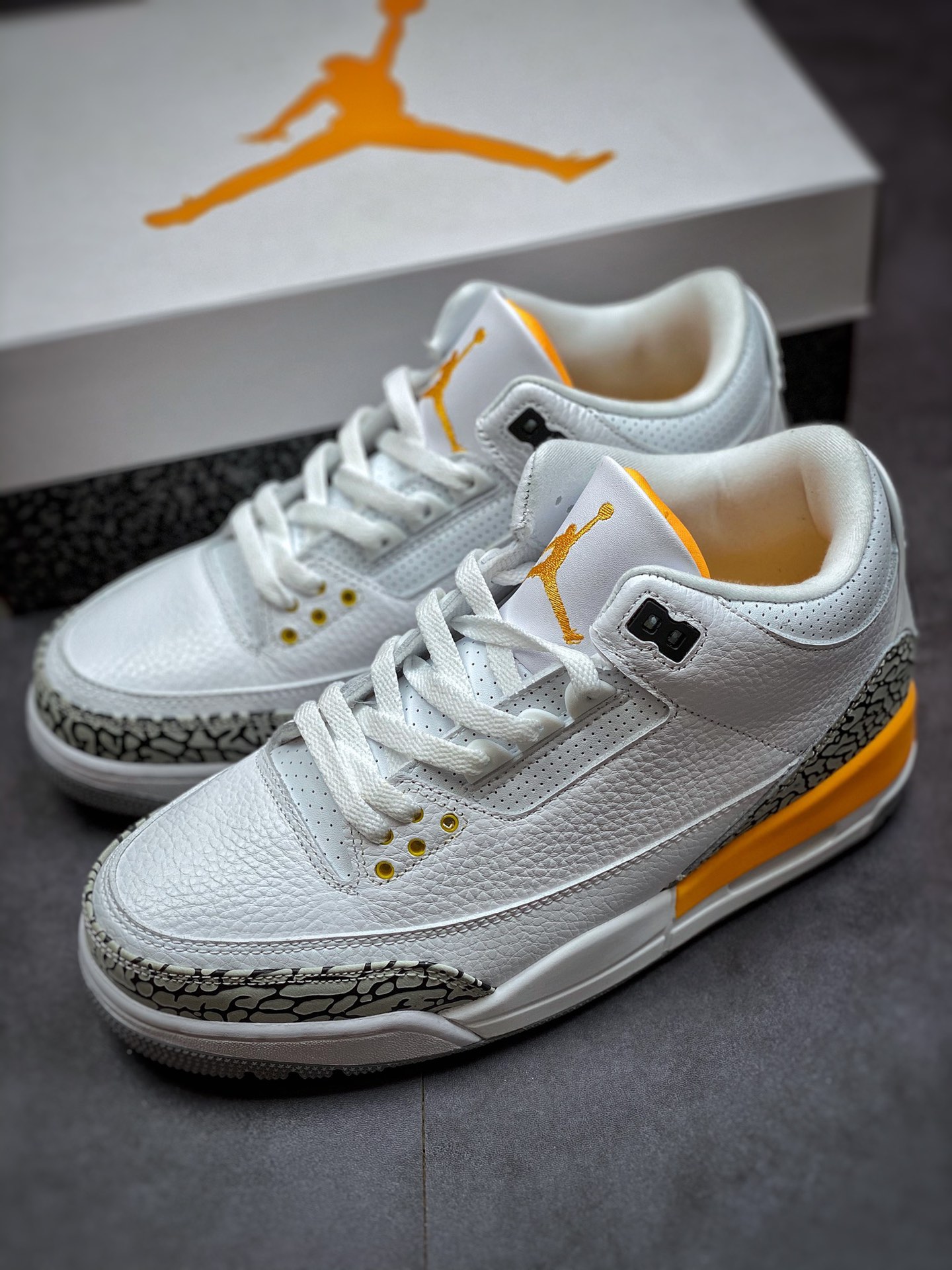 240 Air Jordan 3 Retro“LaserOrange” 白橙 湖人 CK9246-108