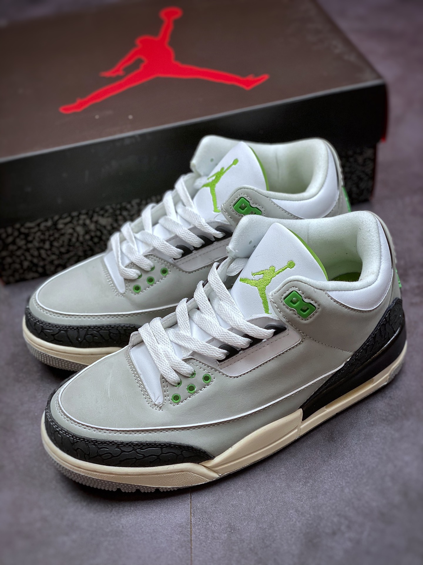 240 Air Jordan 3 Retro“Chlorophyll” 叶绿素/灰绿手稿 136064-006