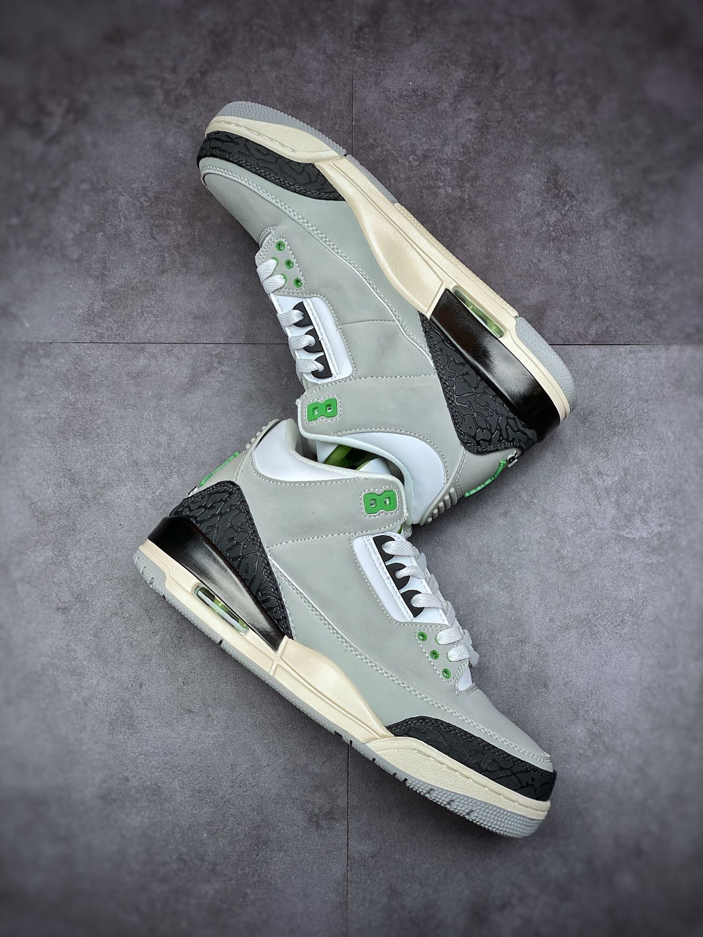 240 Air Jordan 3 Retro“Chlorophyll” 叶绿素/灰绿手稿 136064-006