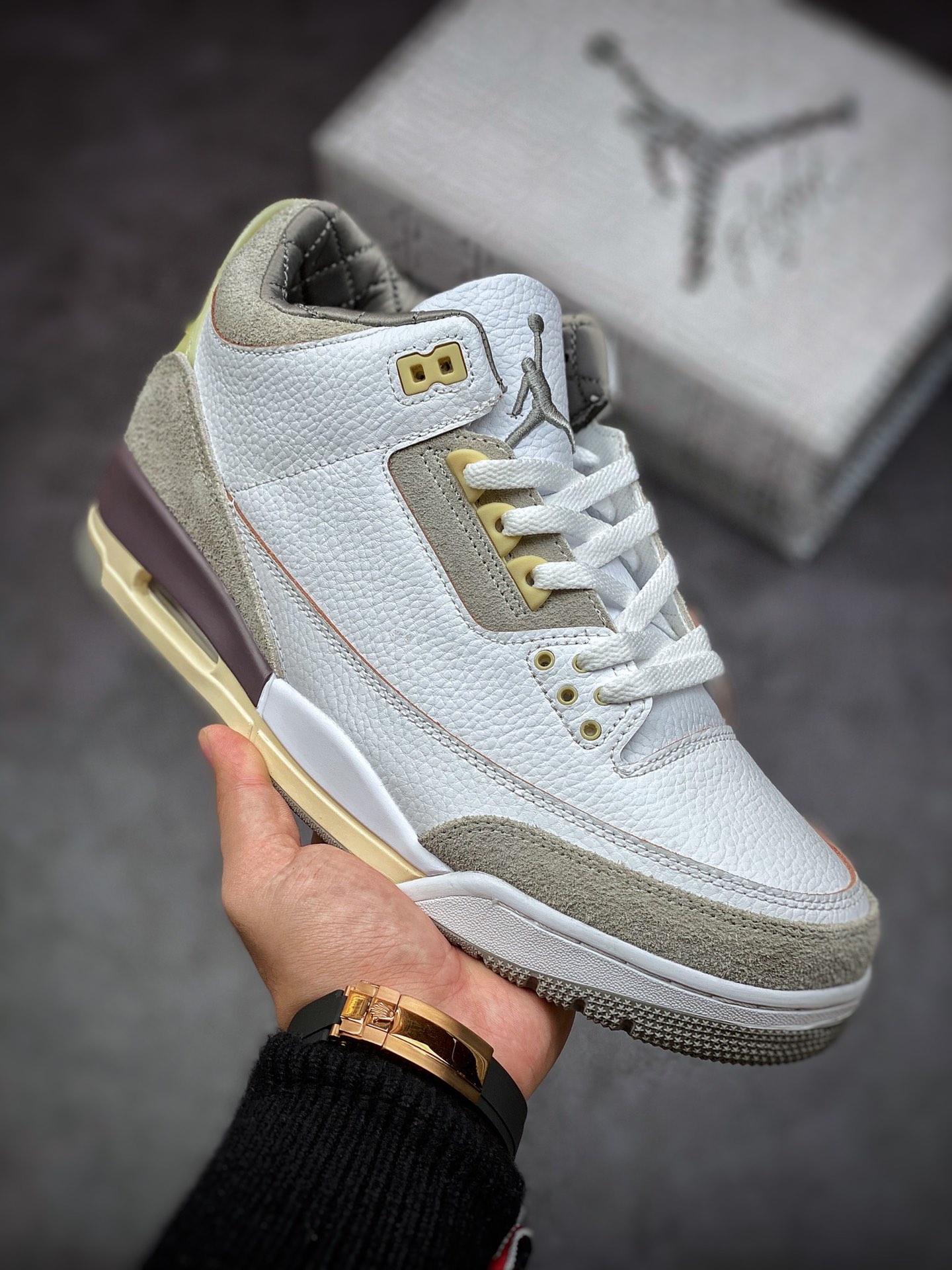 260 Air Jordan 3 Retro“Medium Grey” 米白灰 DH3434-110