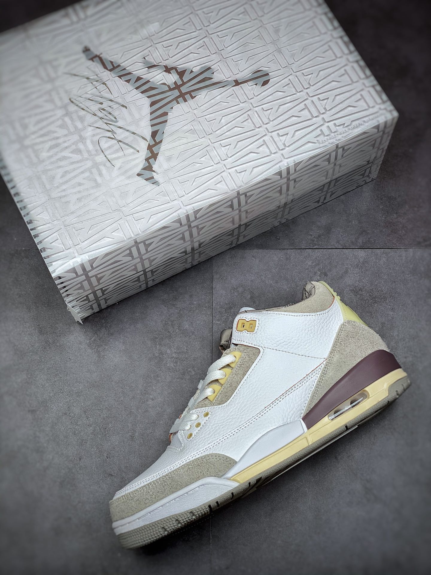 260 Air Jordan 3 Retro“Medium Grey” 米白灰 DH3434-110