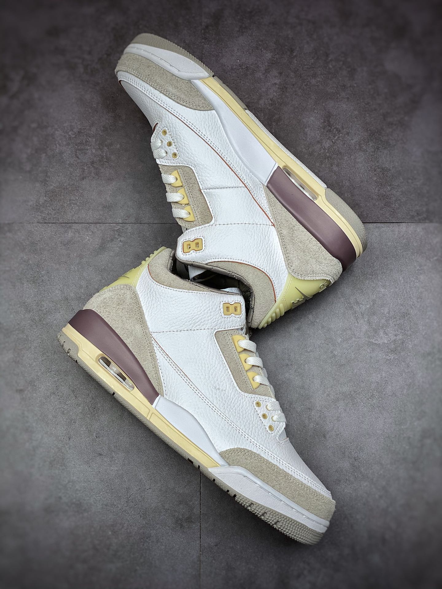 260 Air Jordan 3 Retro“Medium Grey” 米白灰 DH3434-110