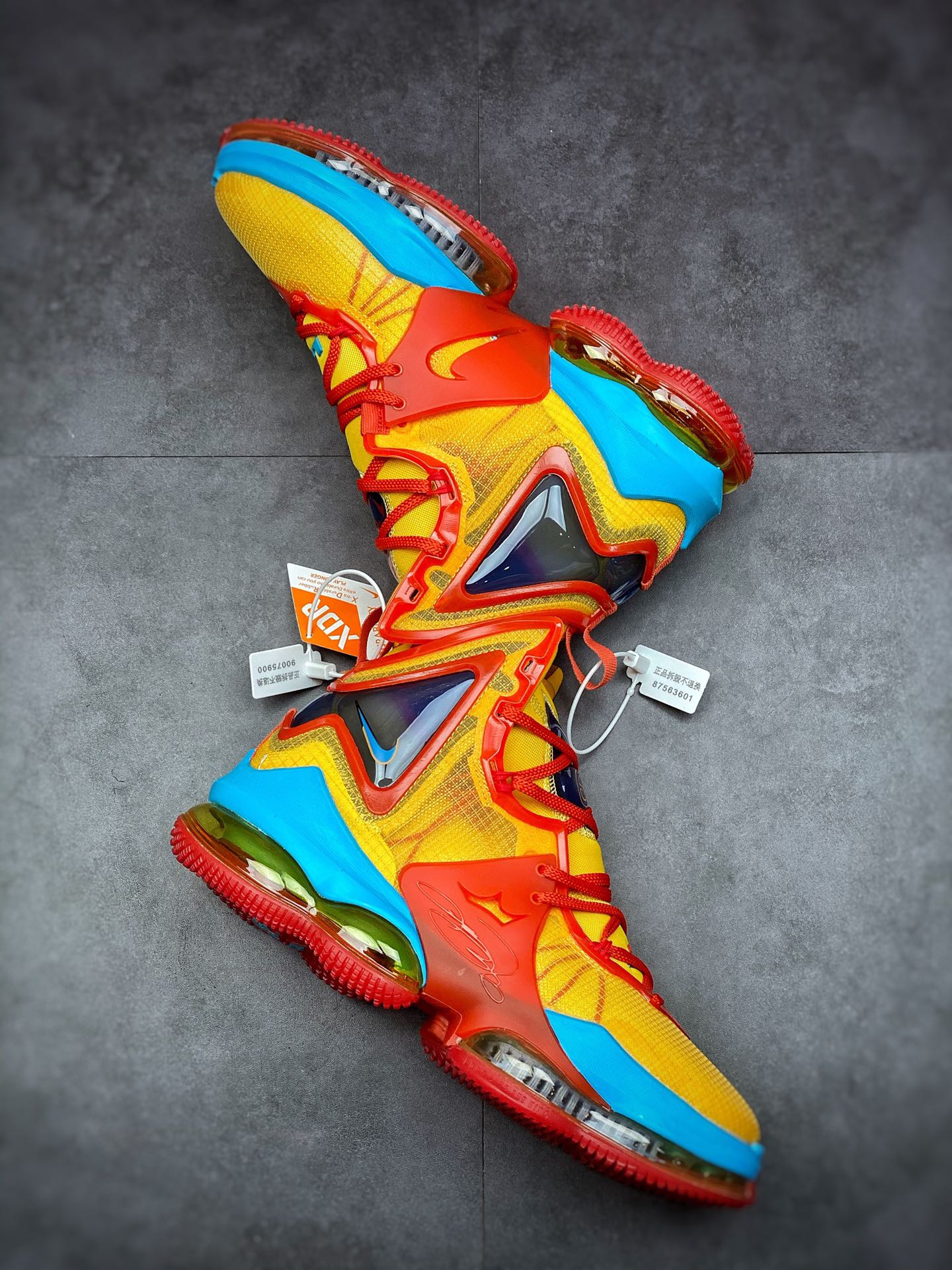 280 NIKE LeBron 19 红黄蓝詹姆斯总冠军战靴 DC8338-800