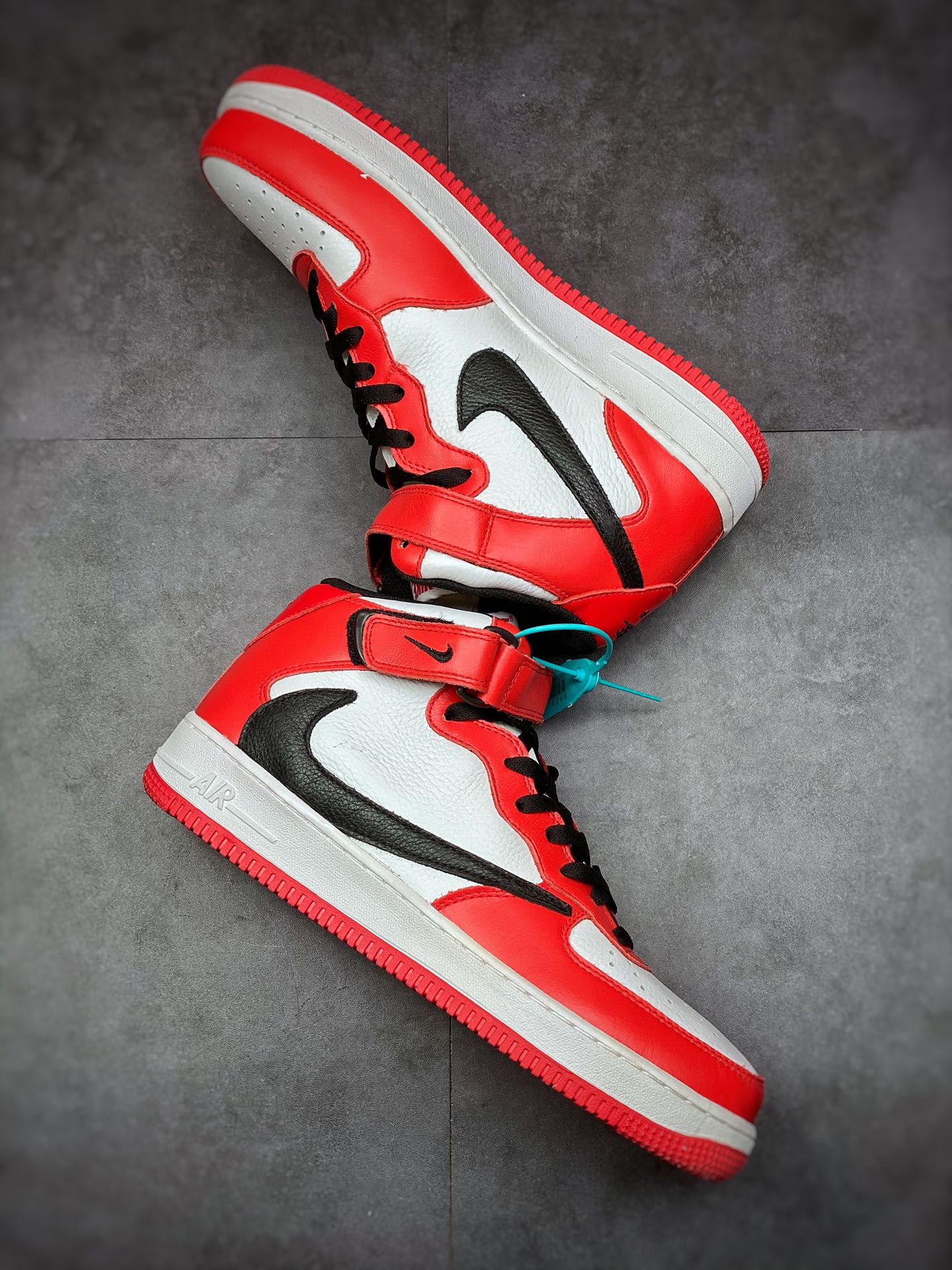 260 Nike Air Force 1 Mid 07 芝加哥红白黑倒钩 804609-160