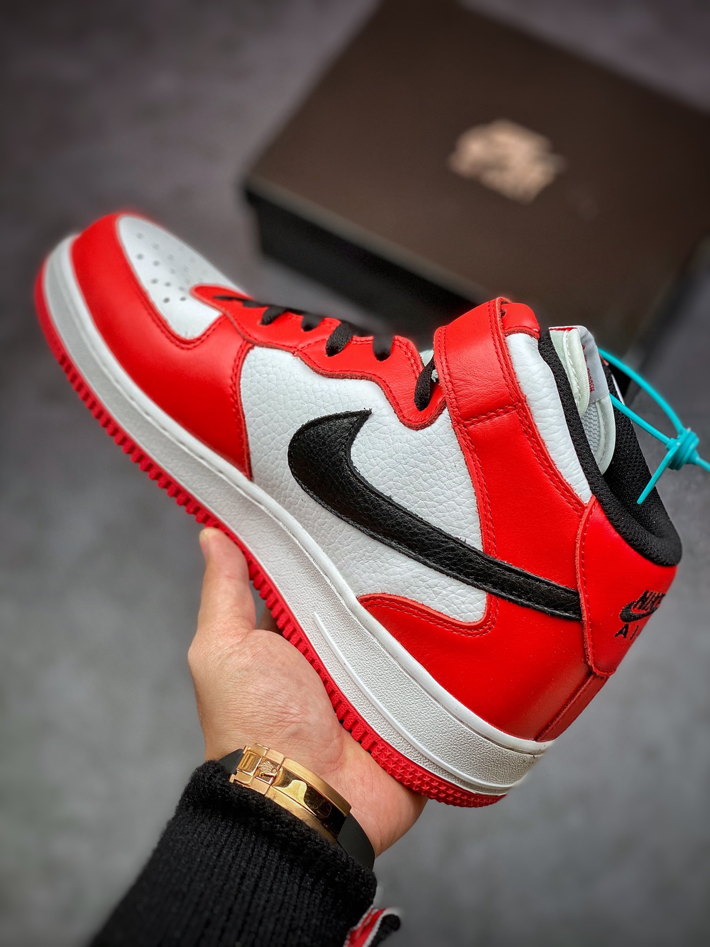 260 Nike Air Force 1 Mid 07 芝加哥红白黑倒钩 804609-160