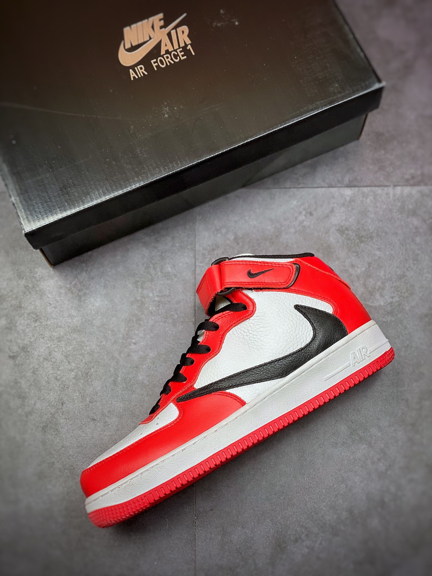 260 Nike Air Force 1 Mid 07 芝加哥红白黑倒钩 804609-160